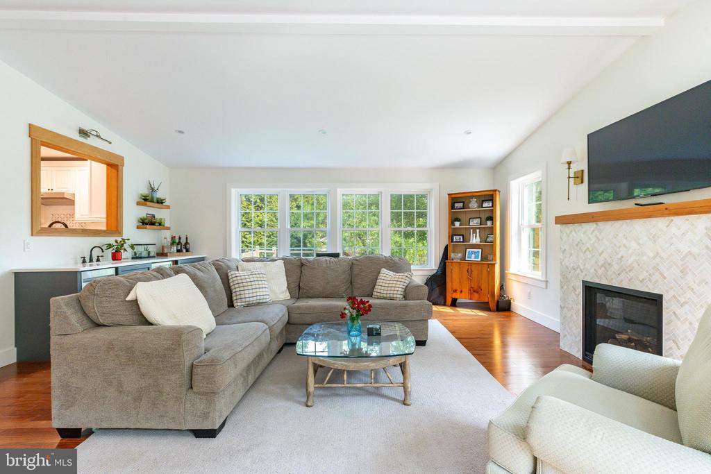 12 MEADE ROAD