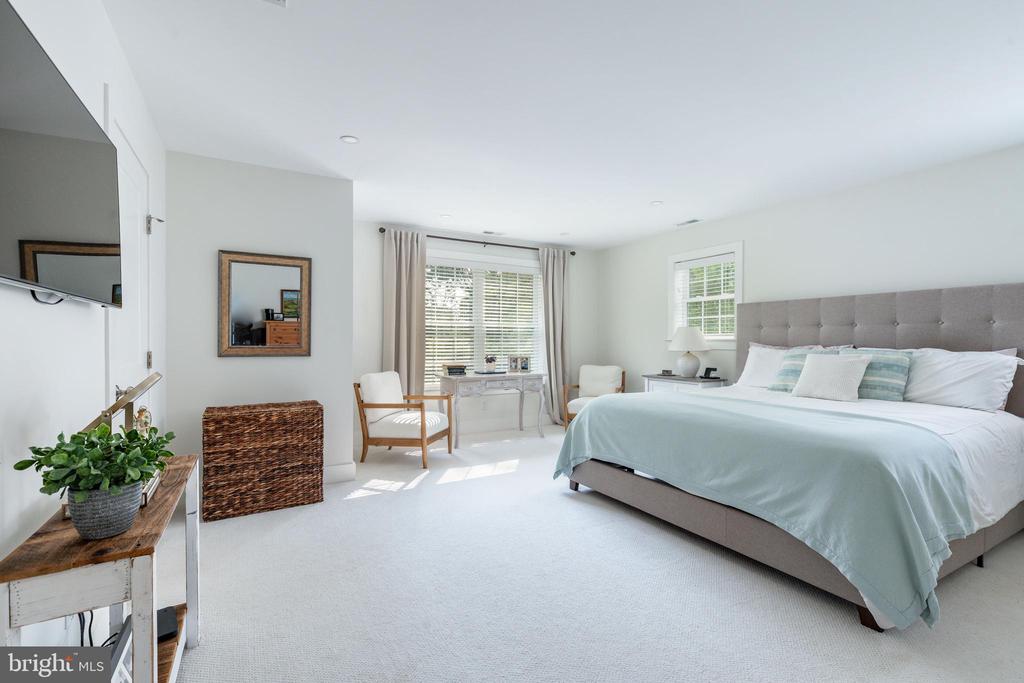 12 MEADE ROAD