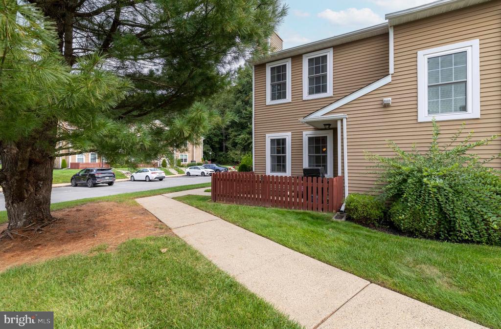 8 WOODBINE COURT