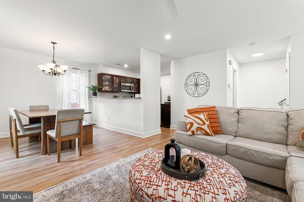8 WOODBINE COURT
