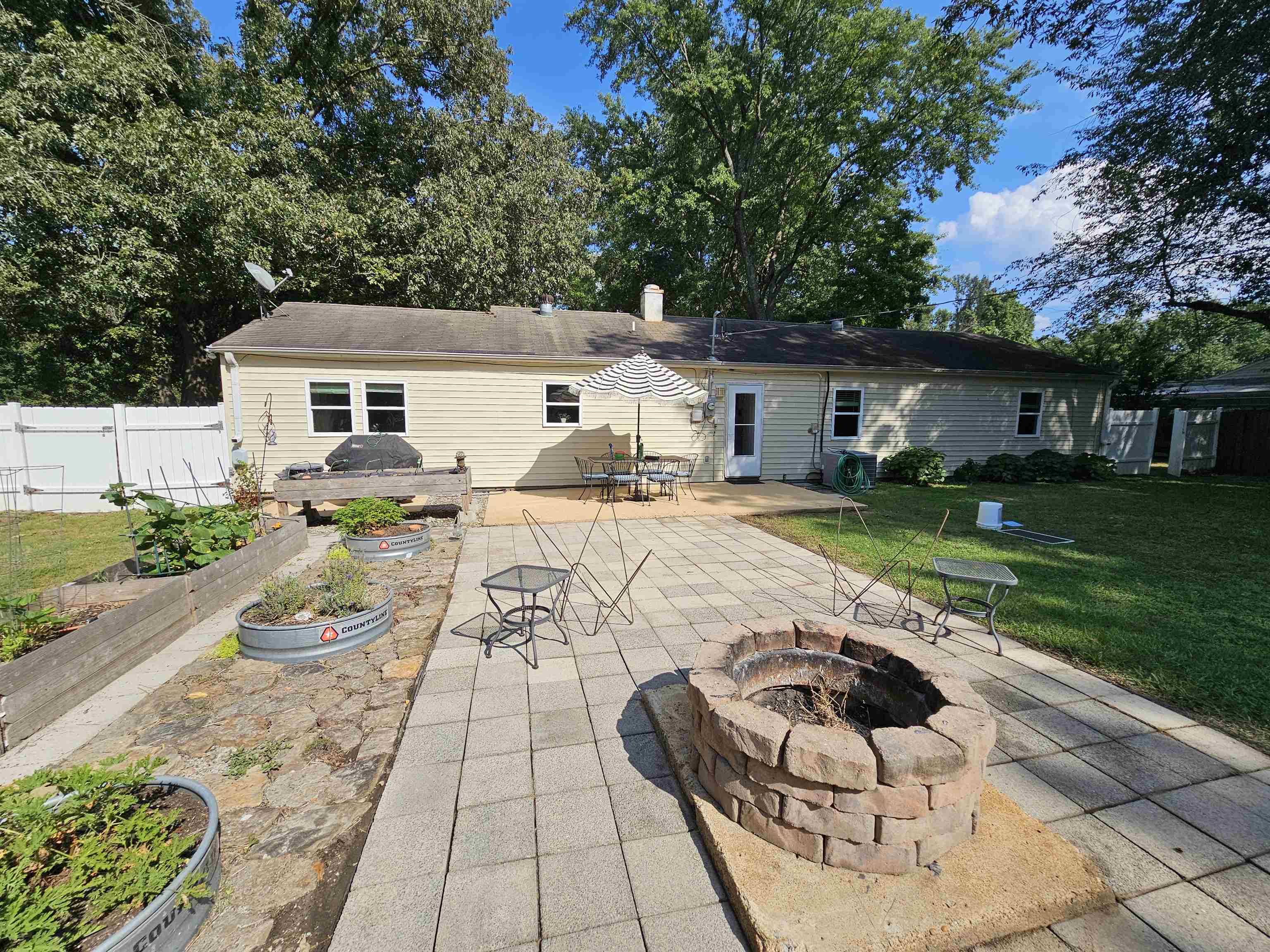 7835 CAPTAIN RD