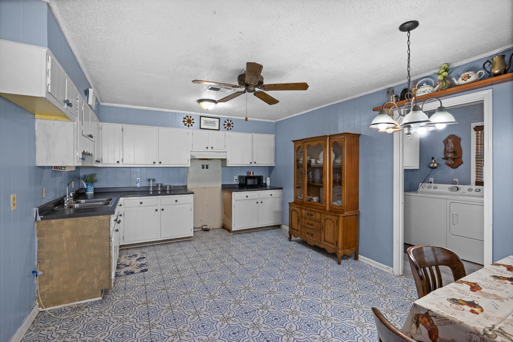 163 MICHELLE ST