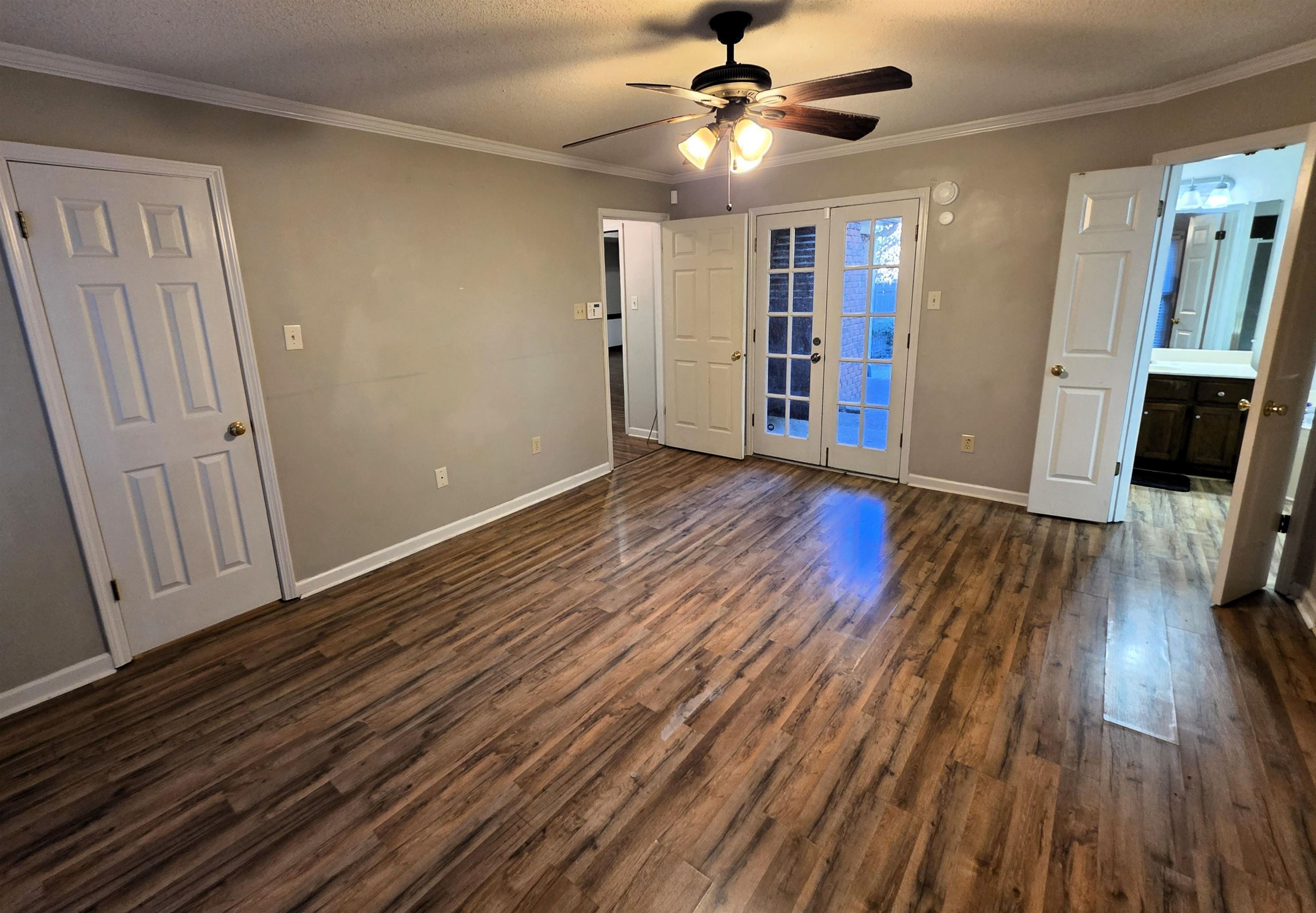 2438 LAKE EDGE DR