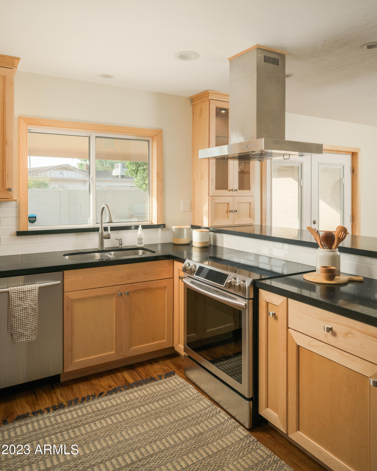 8226 E RANCHO VISTA Drive
