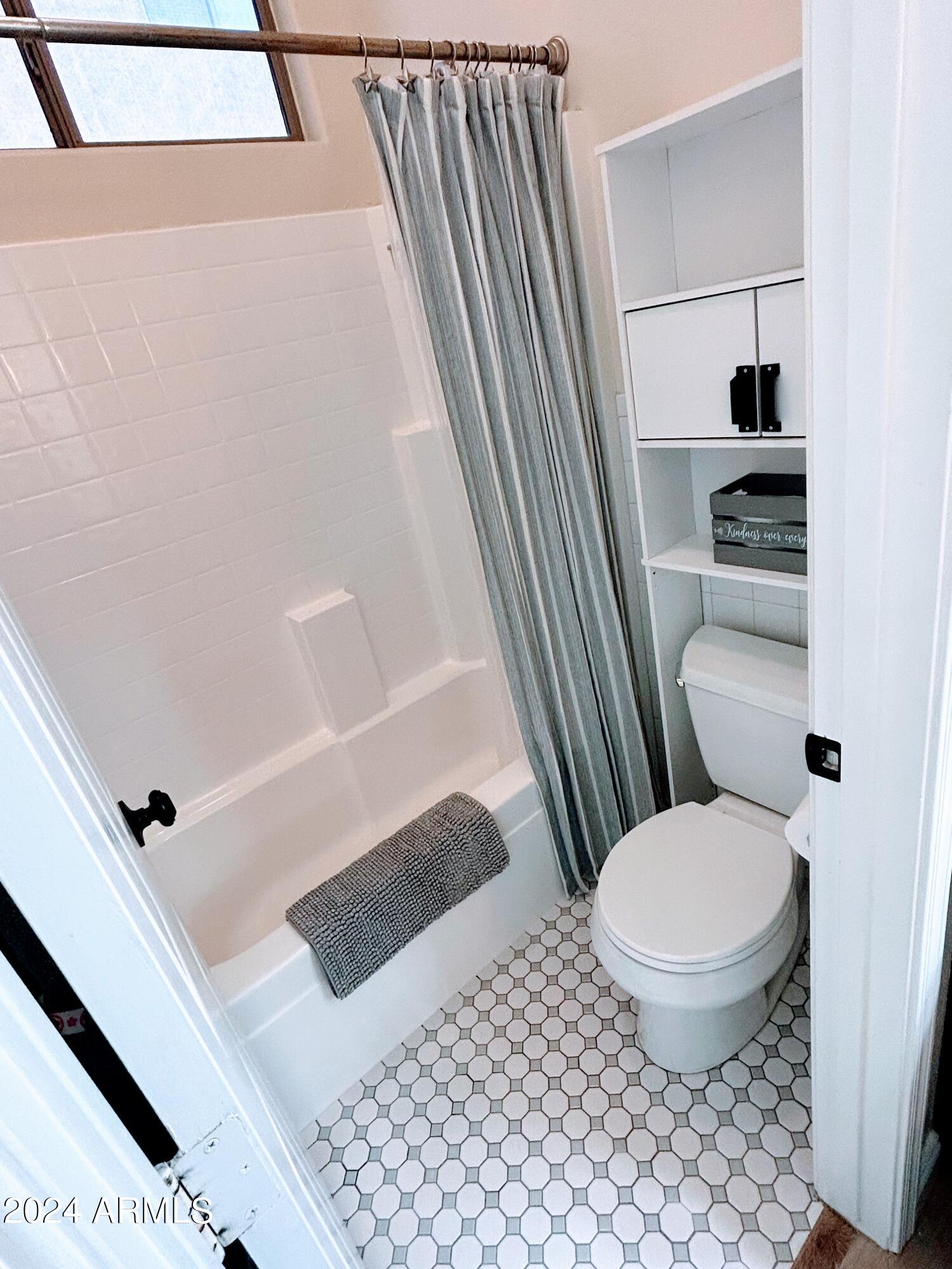 21125 E TWIN ACRES Drive