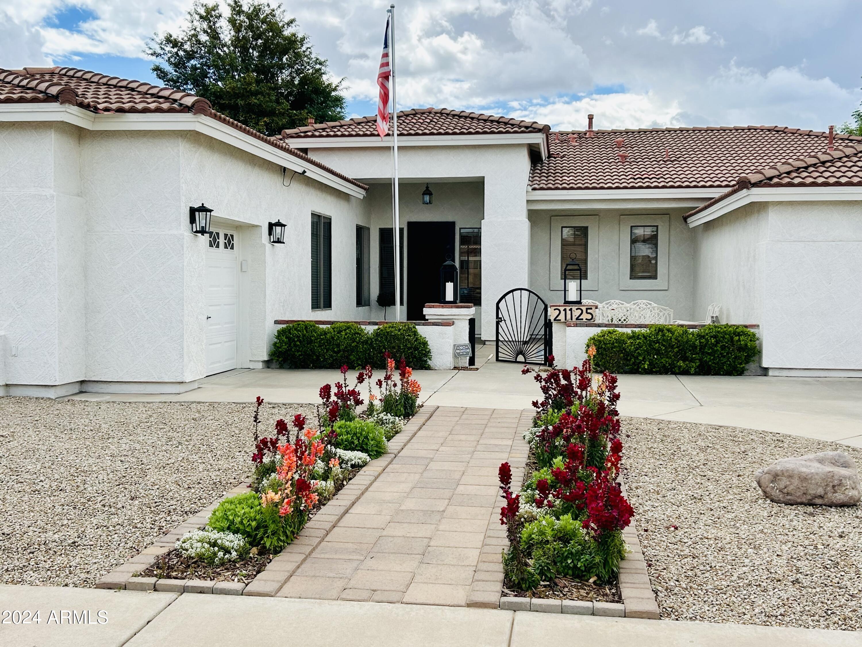 21125 E TWIN ACRES Drive