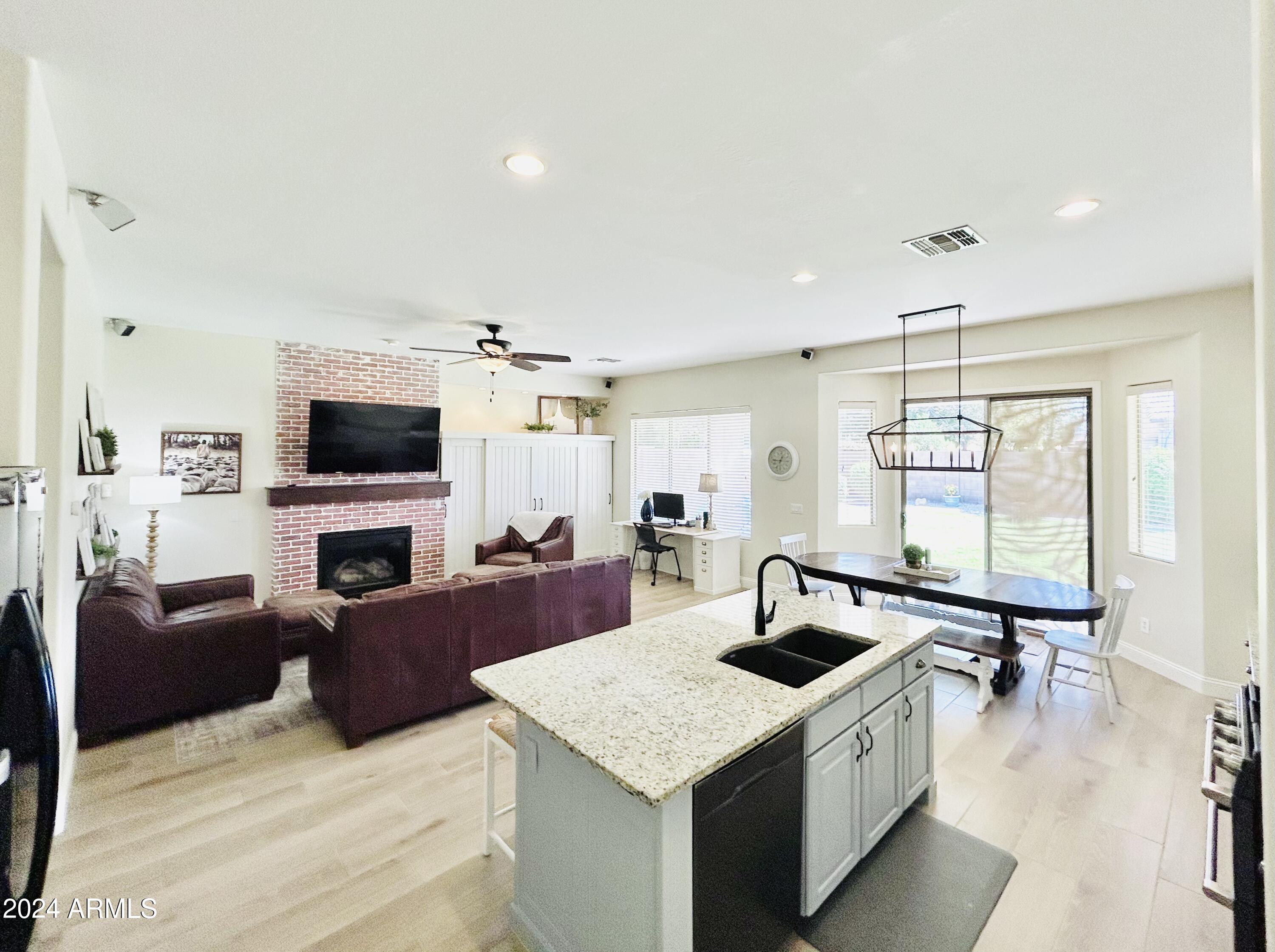 21125 E TWIN ACRES Drive