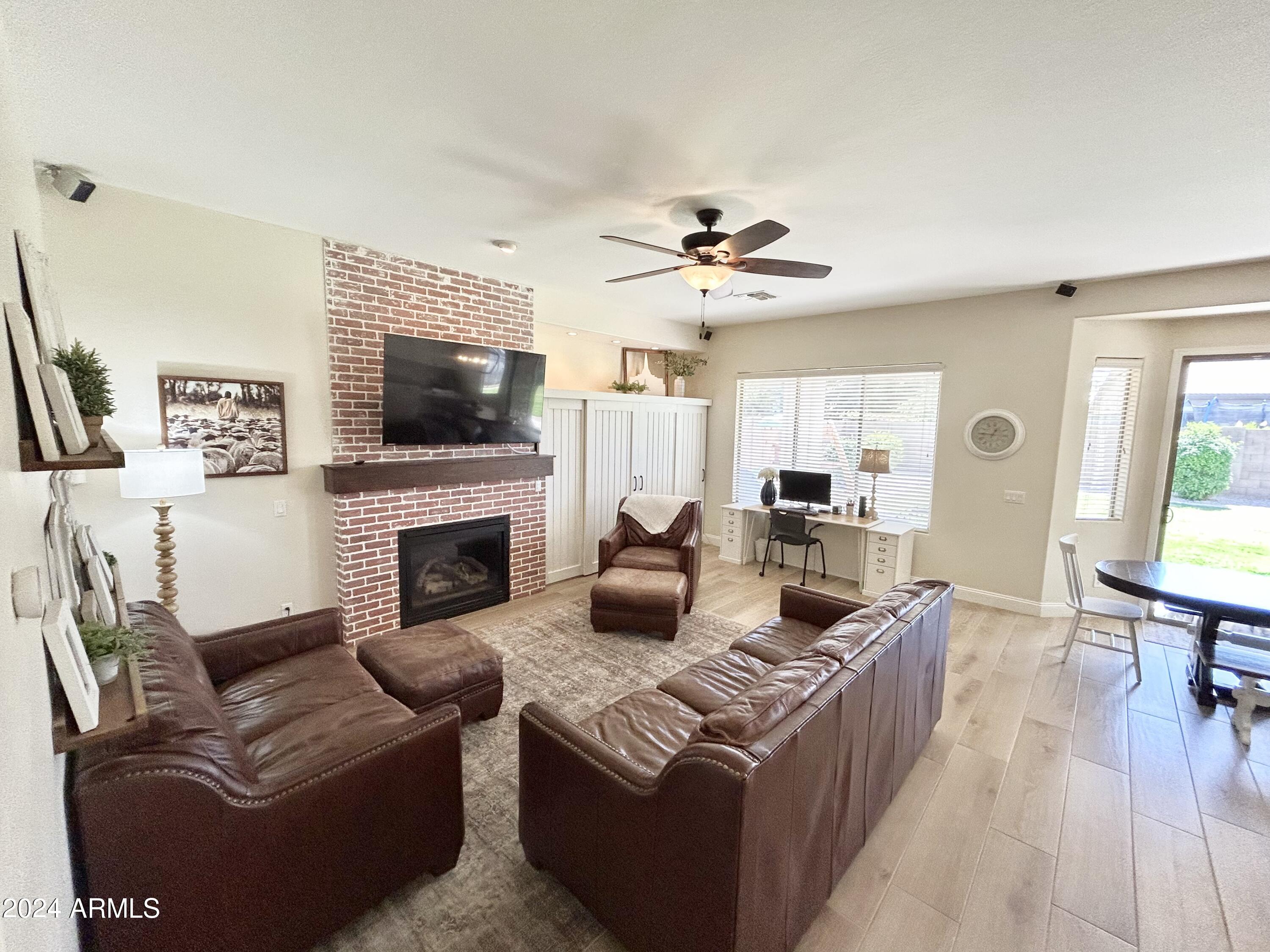 21125 E TWIN ACRES Drive