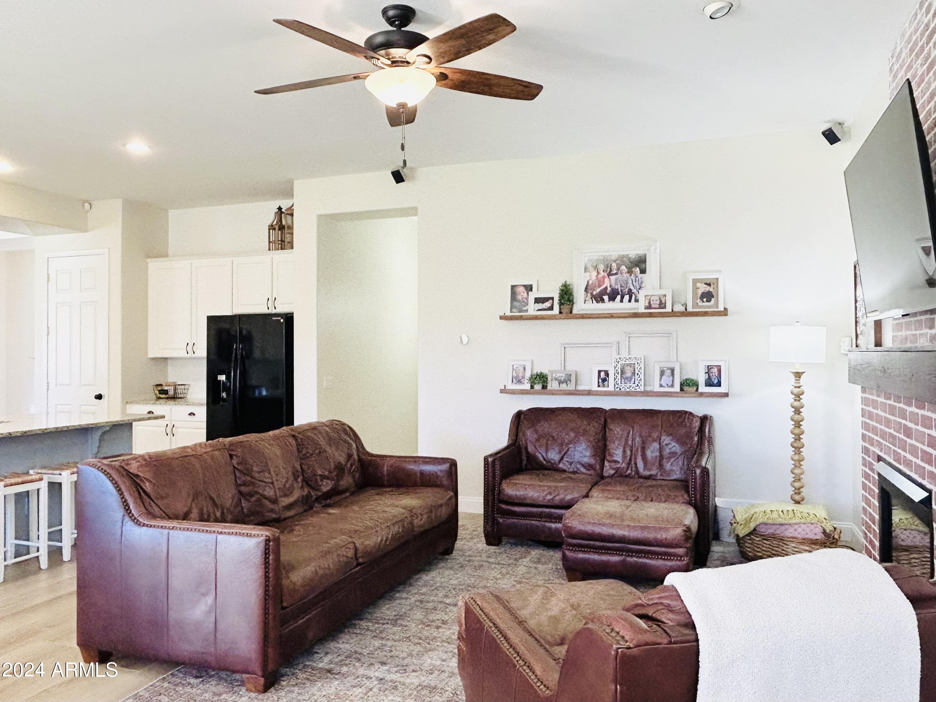 21125 E TWIN ACRES Drive