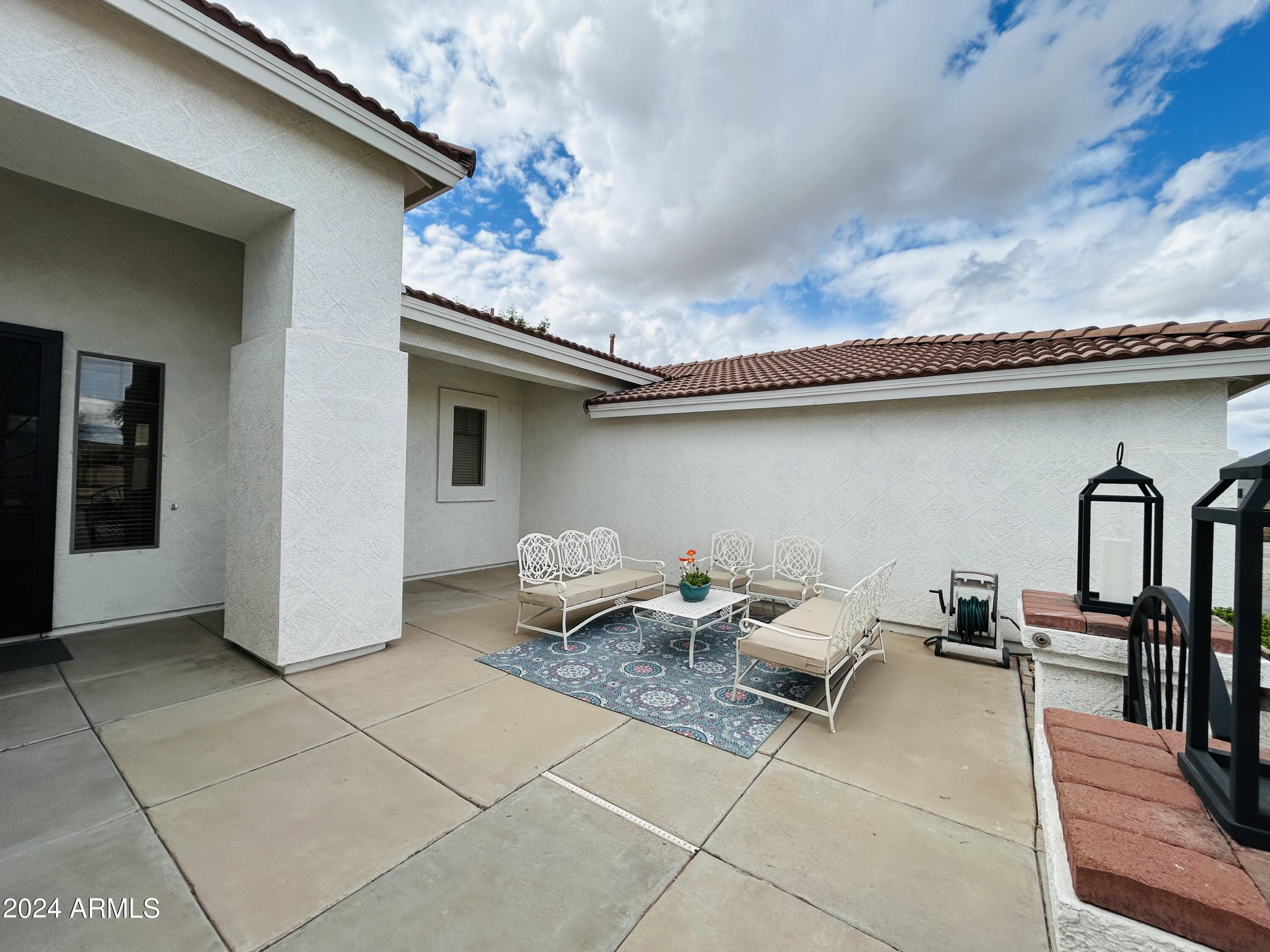 21125 E TWIN ACRES Drive