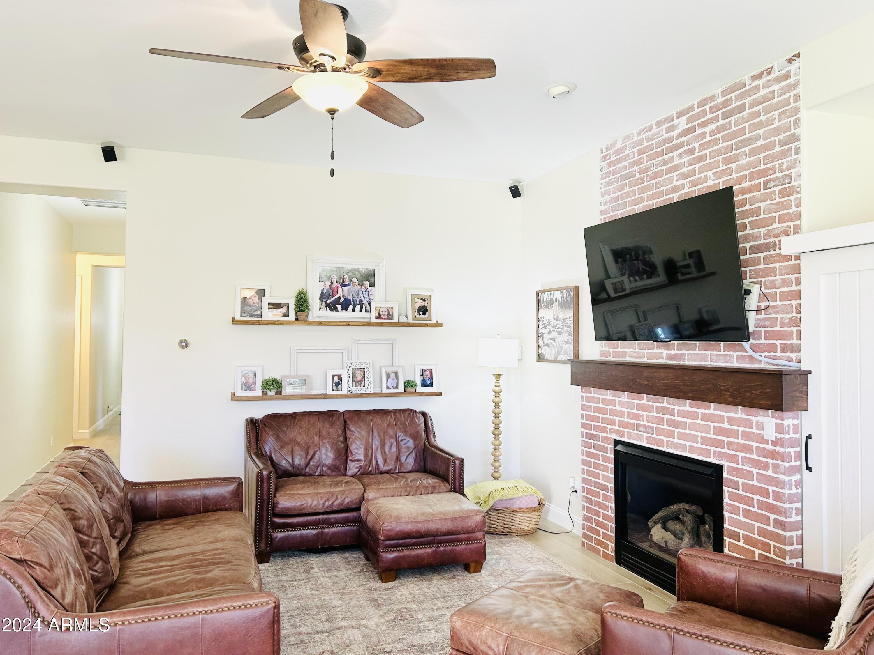 21125 E TWIN ACRES Drive