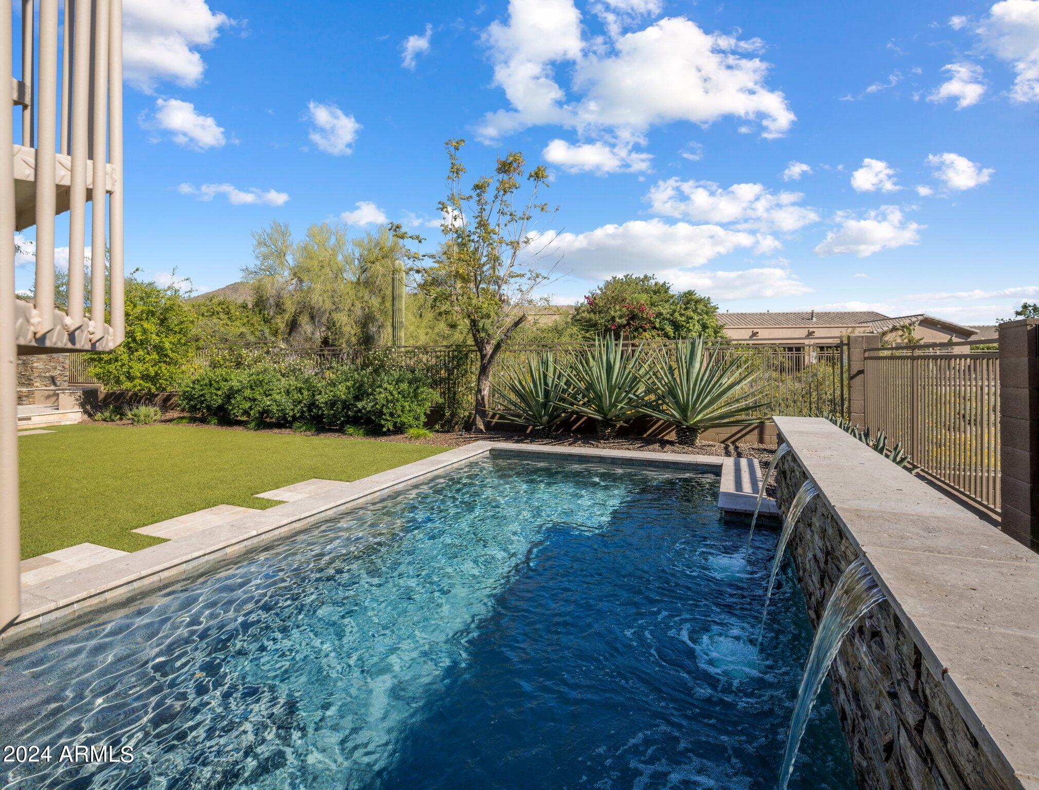 10841 E Gelding Drive