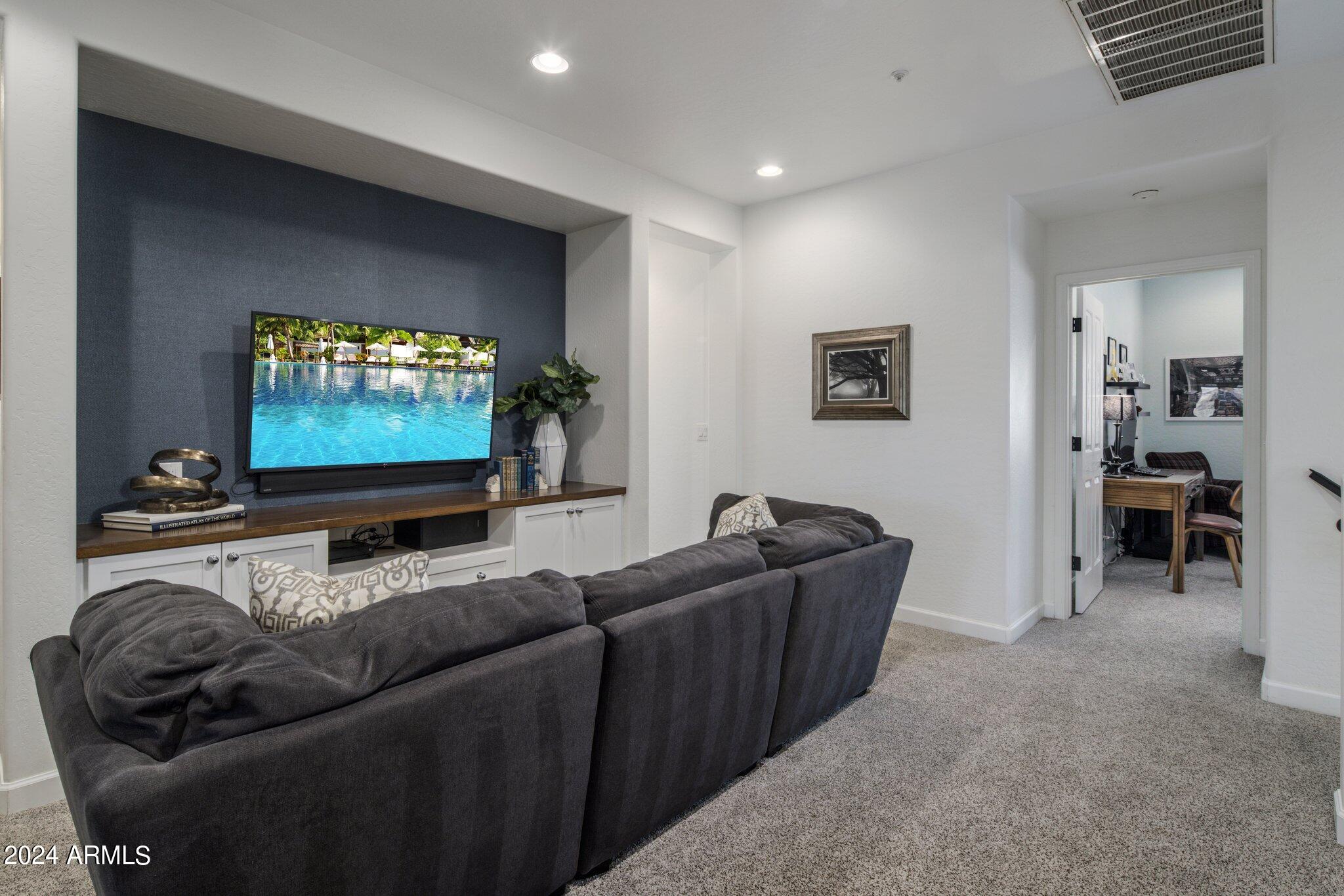 10841 E Gelding Drive