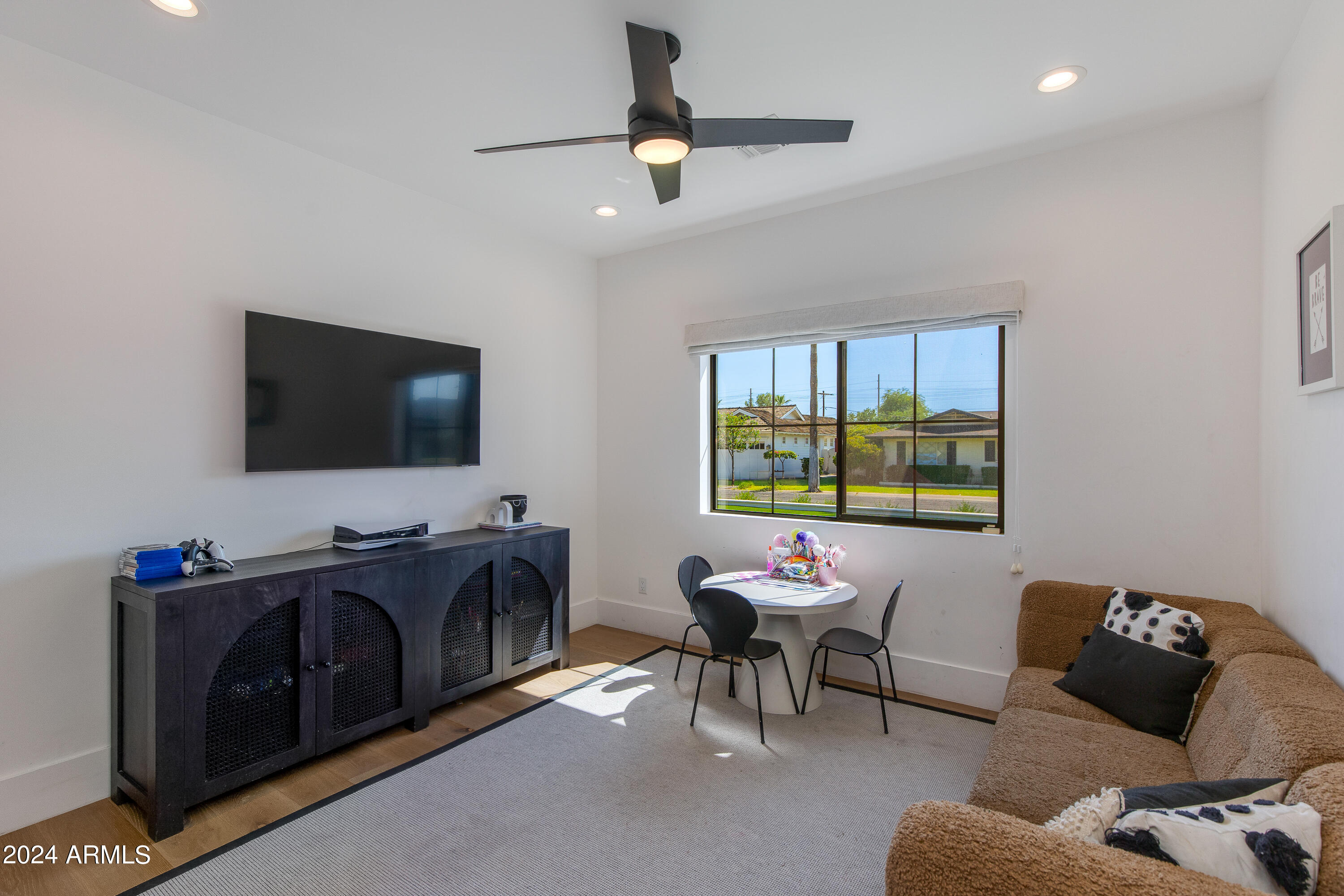 4548 E Calle Ventura