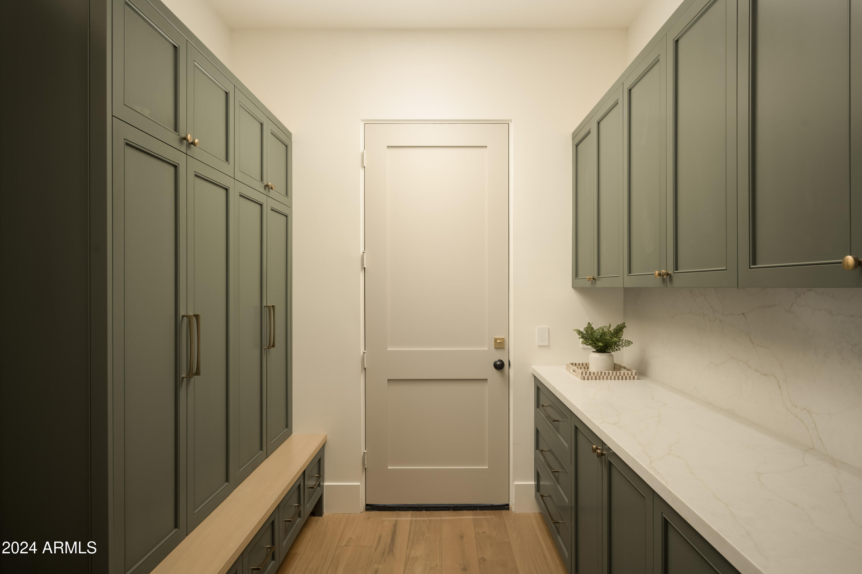 3101 N 53RD Place