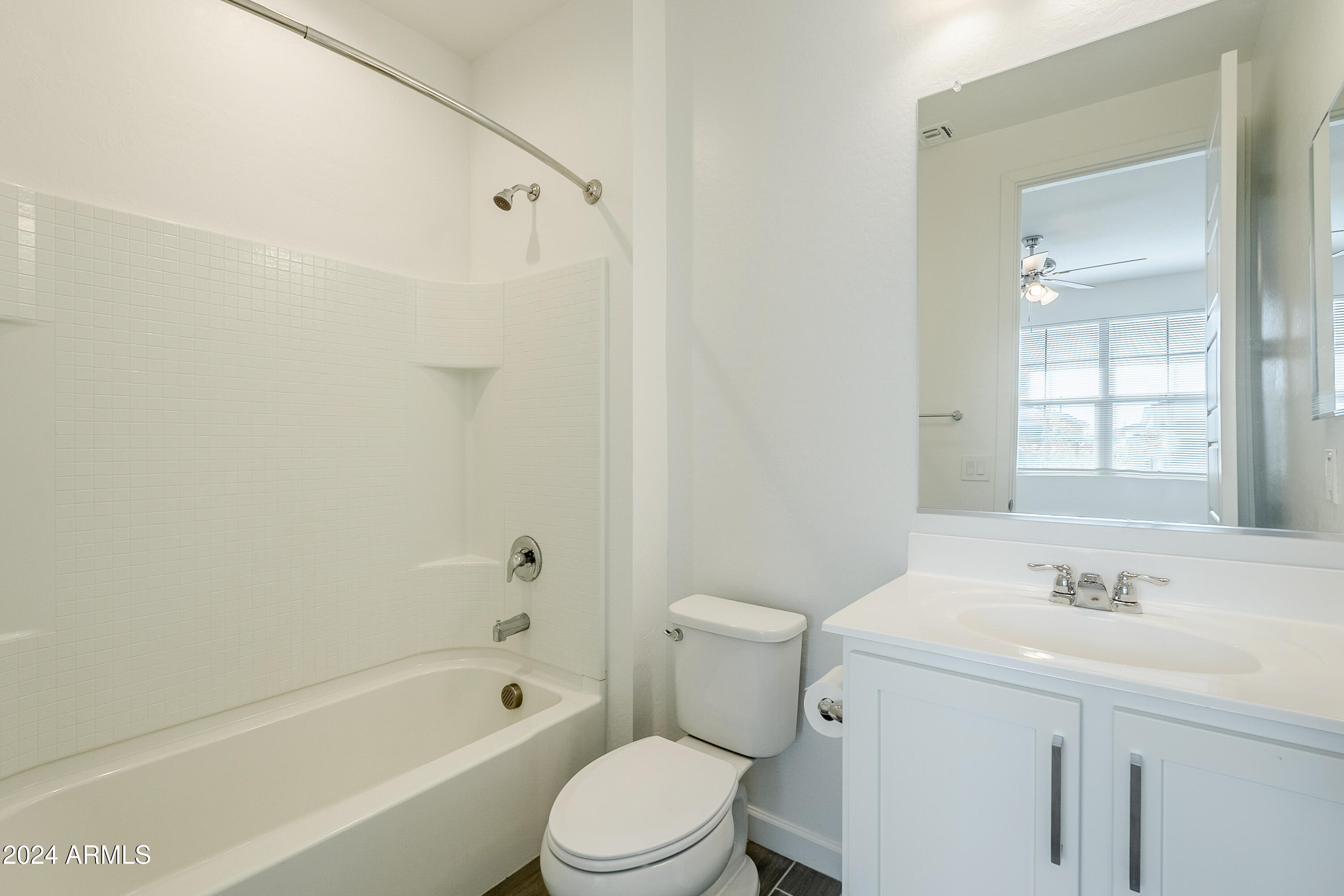 11256 E ULYSSES Avenue