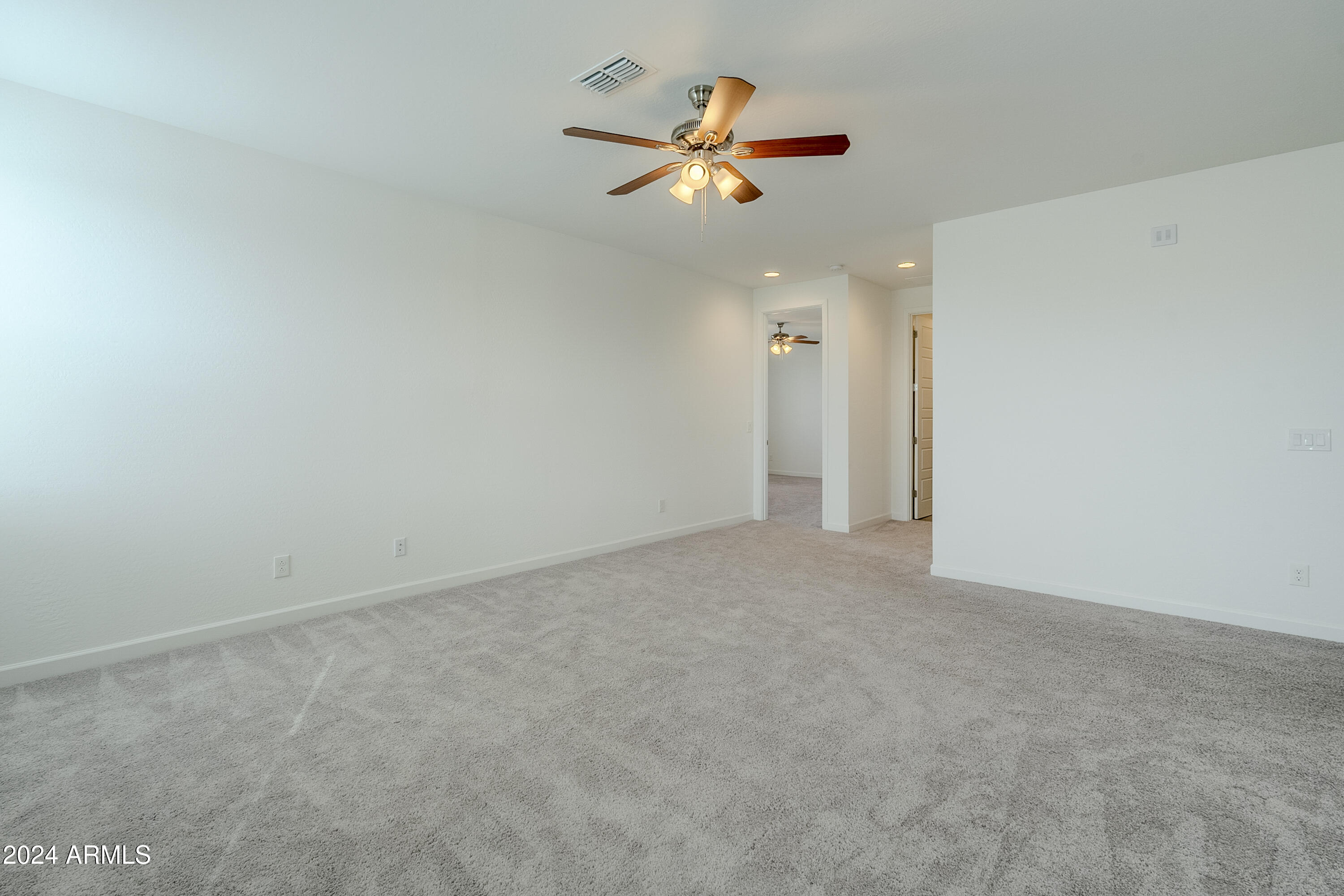 11256 E ULYSSES Avenue