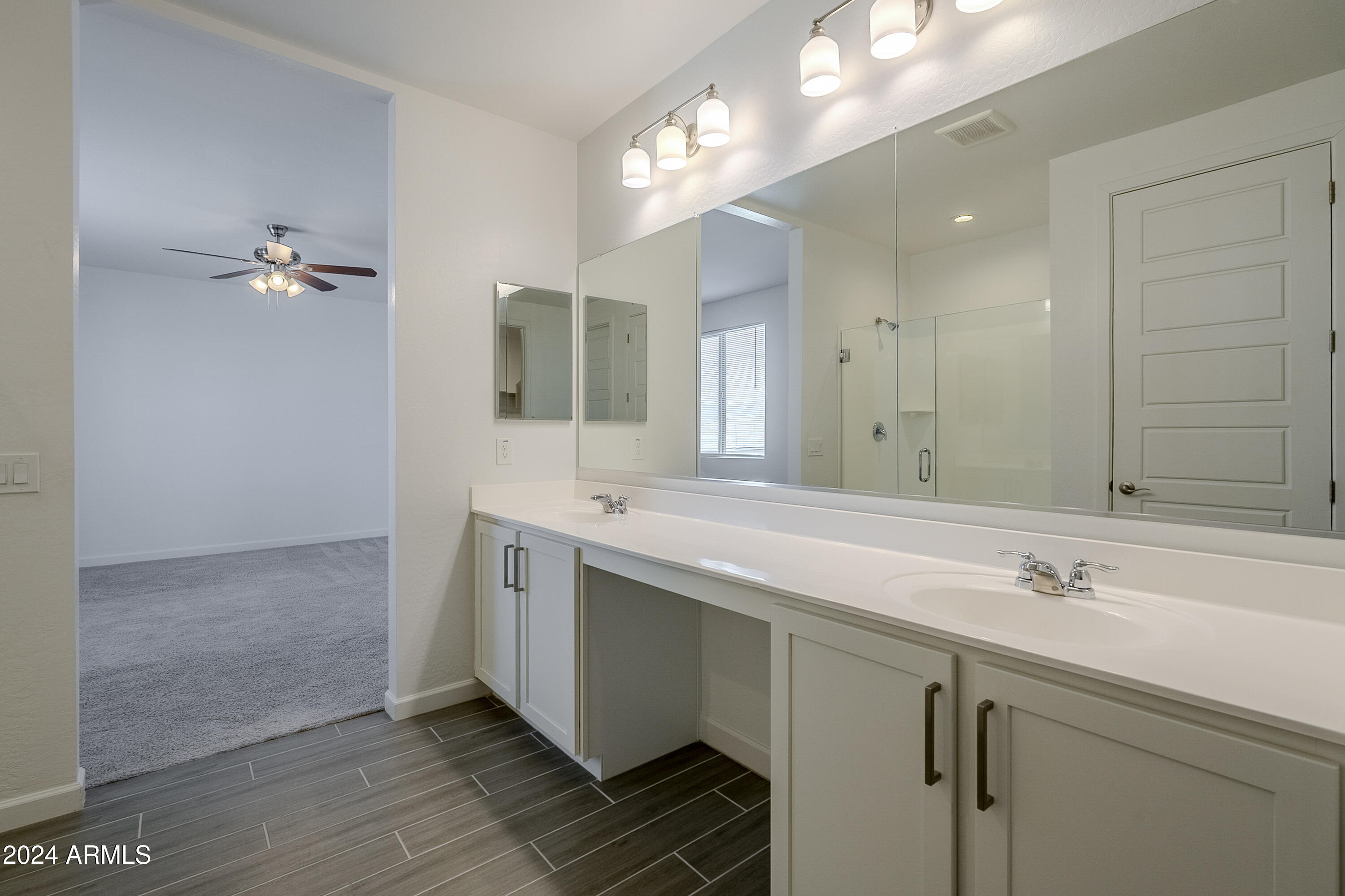 11256 E ULYSSES Avenue