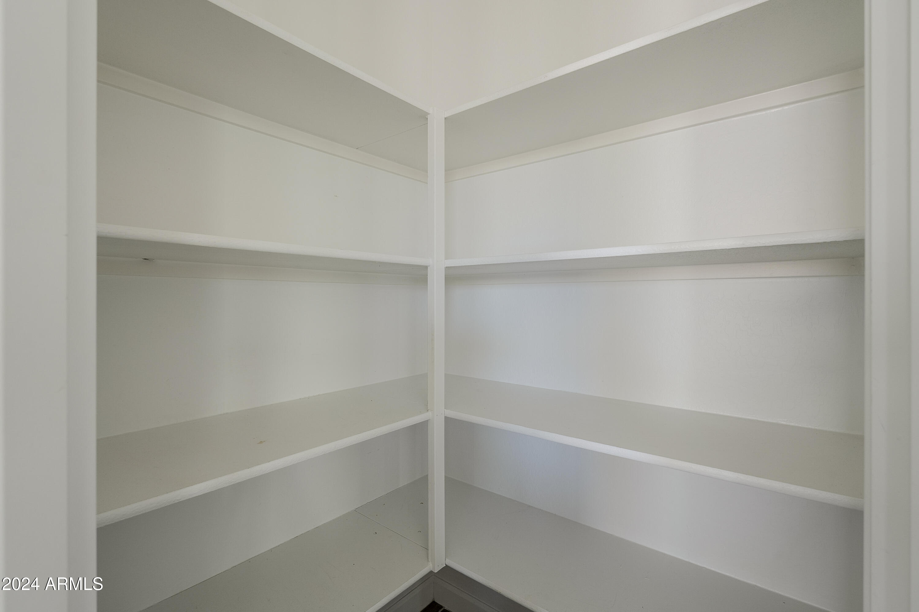 11256 E ULYSSES Avenue