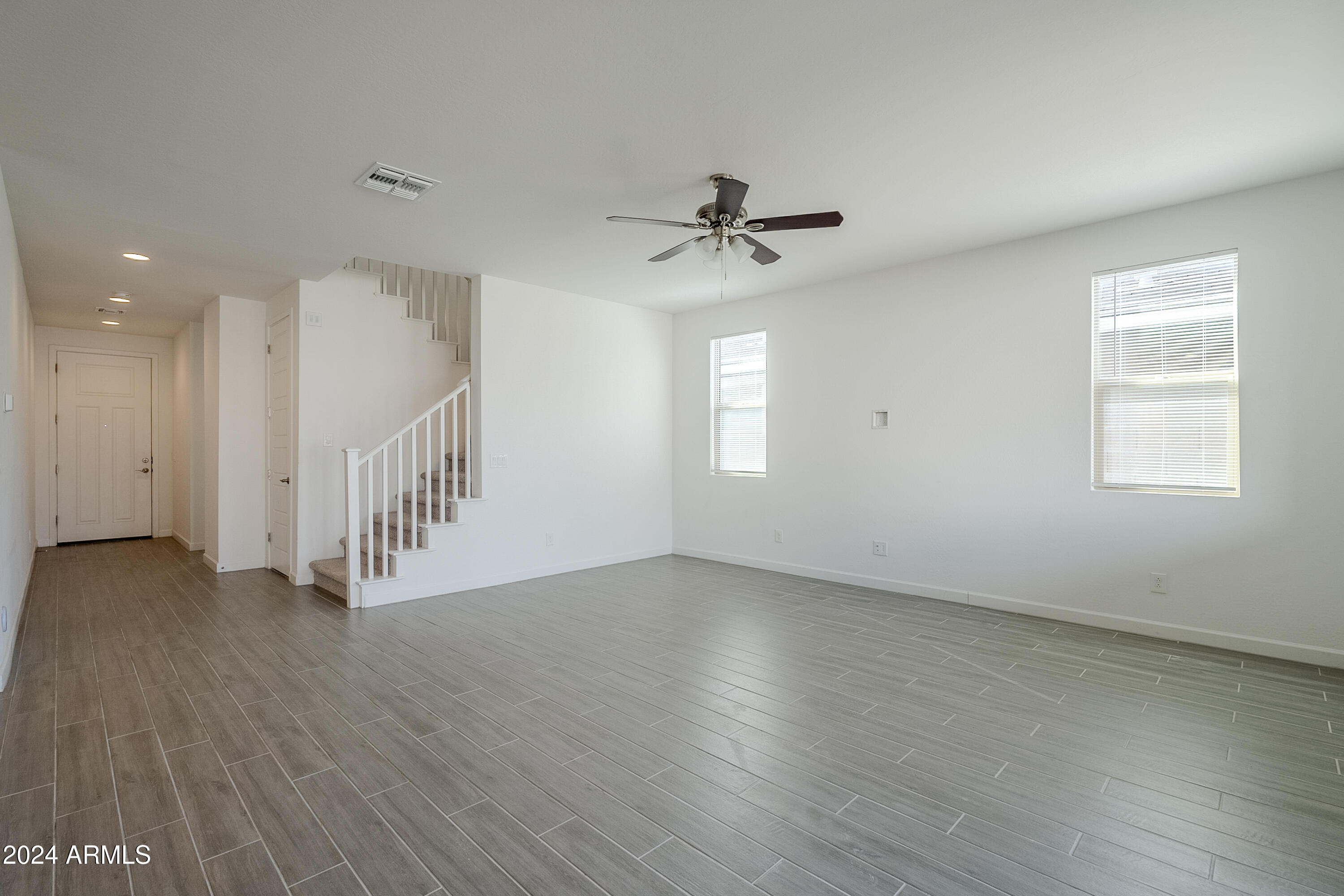 11256 E ULYSSES Avenue