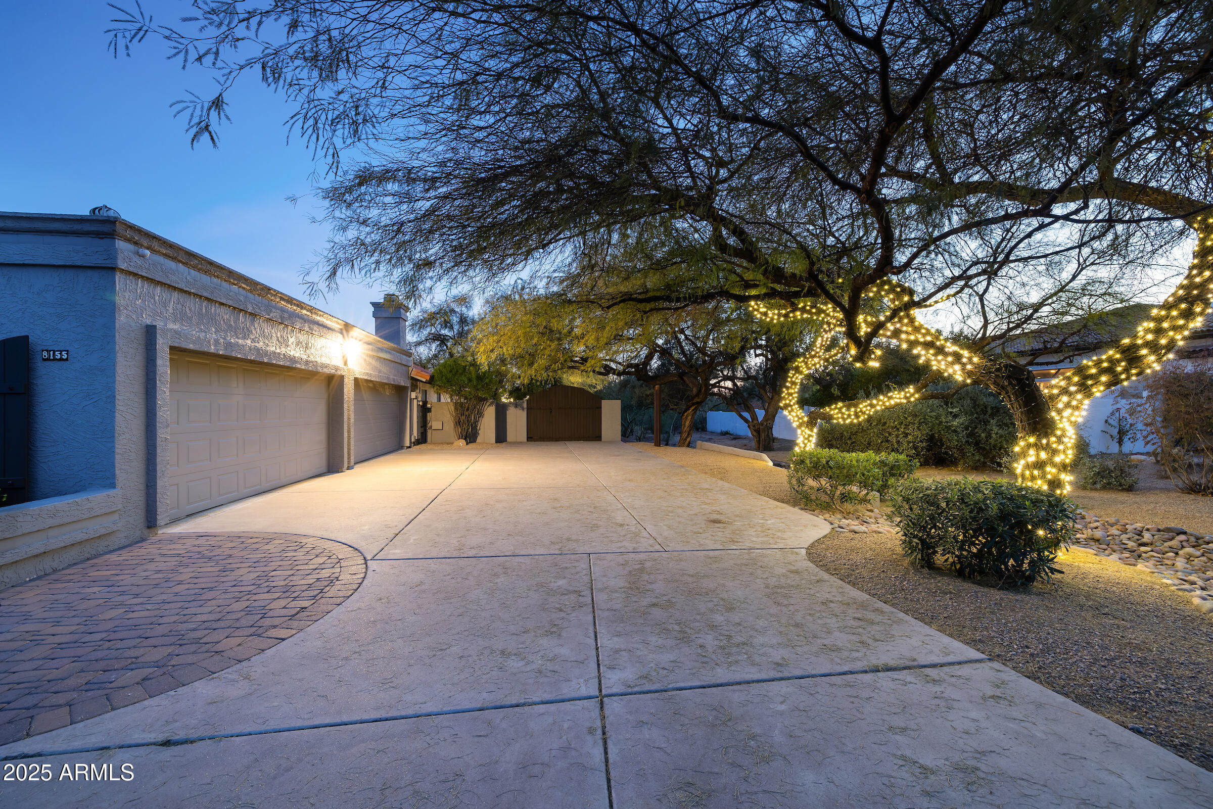 8155 E JUAN TABO Road