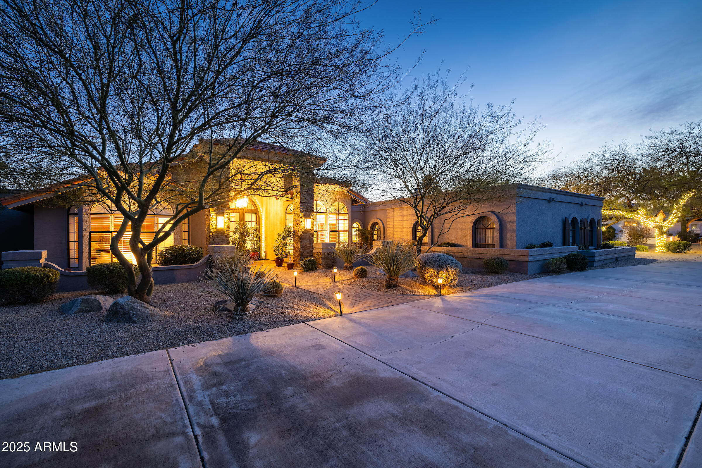 8155 E JUAN TABO Road