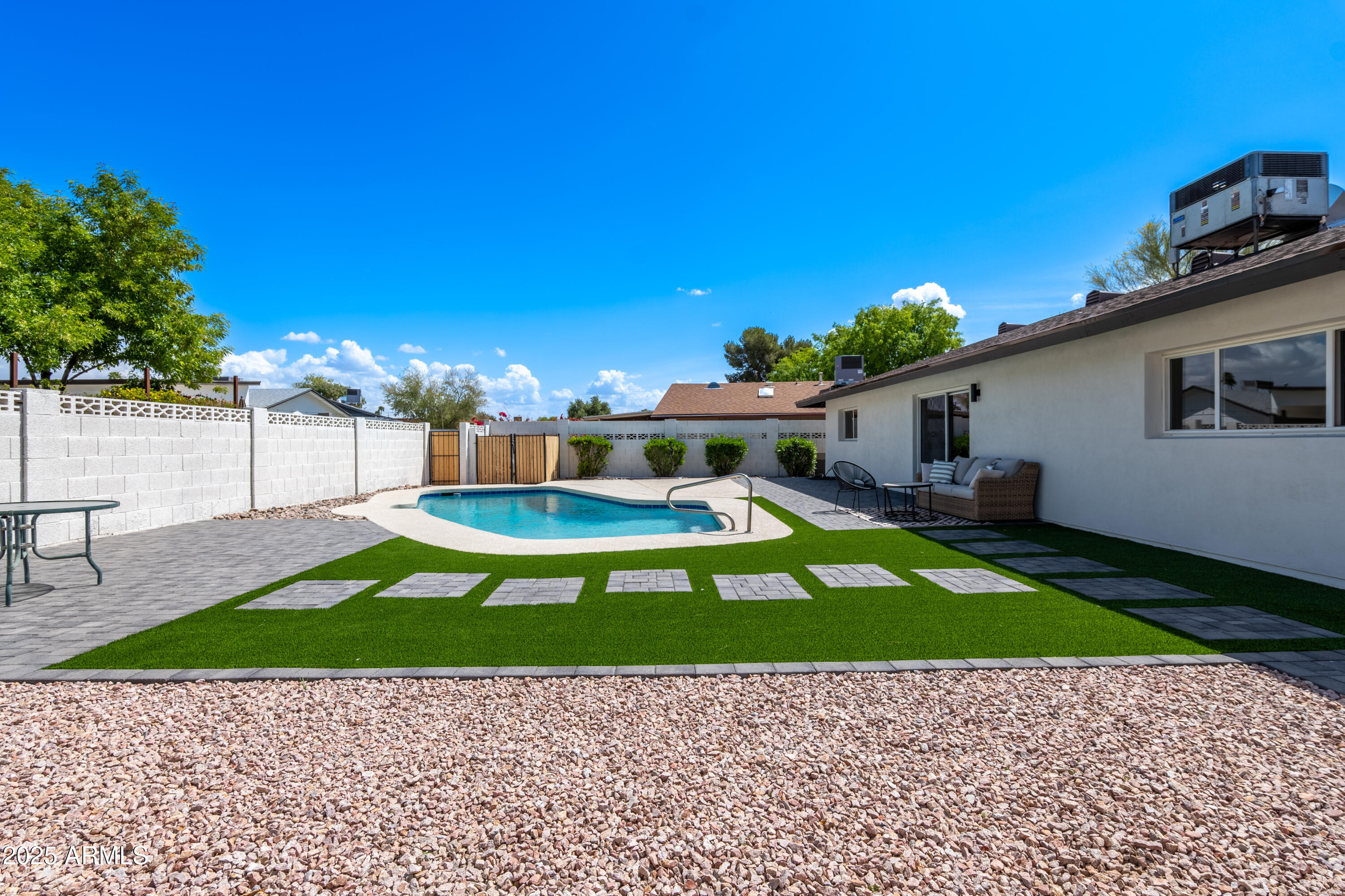 8602 E Whitton Avenue