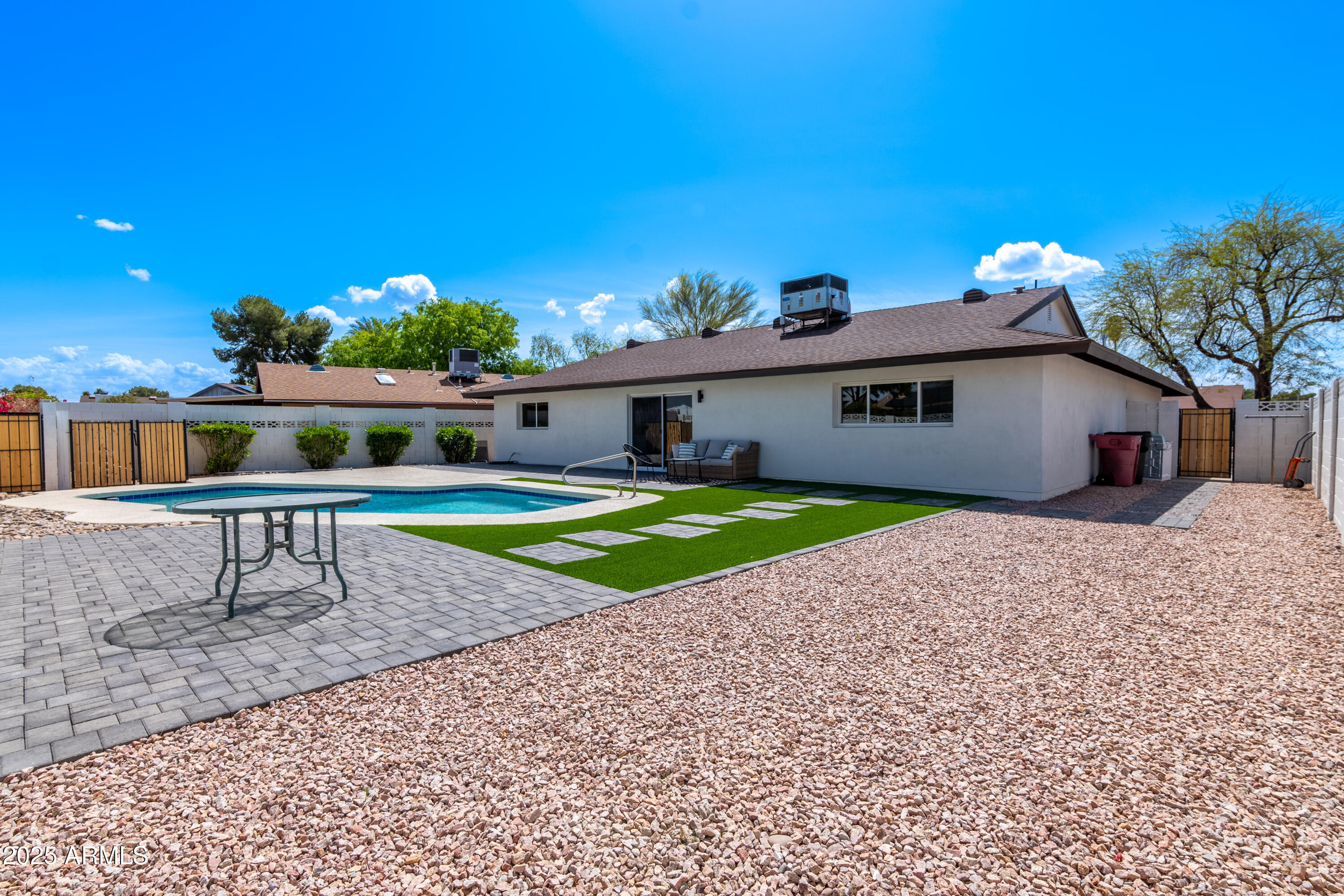 8602 E Whitton Avenue