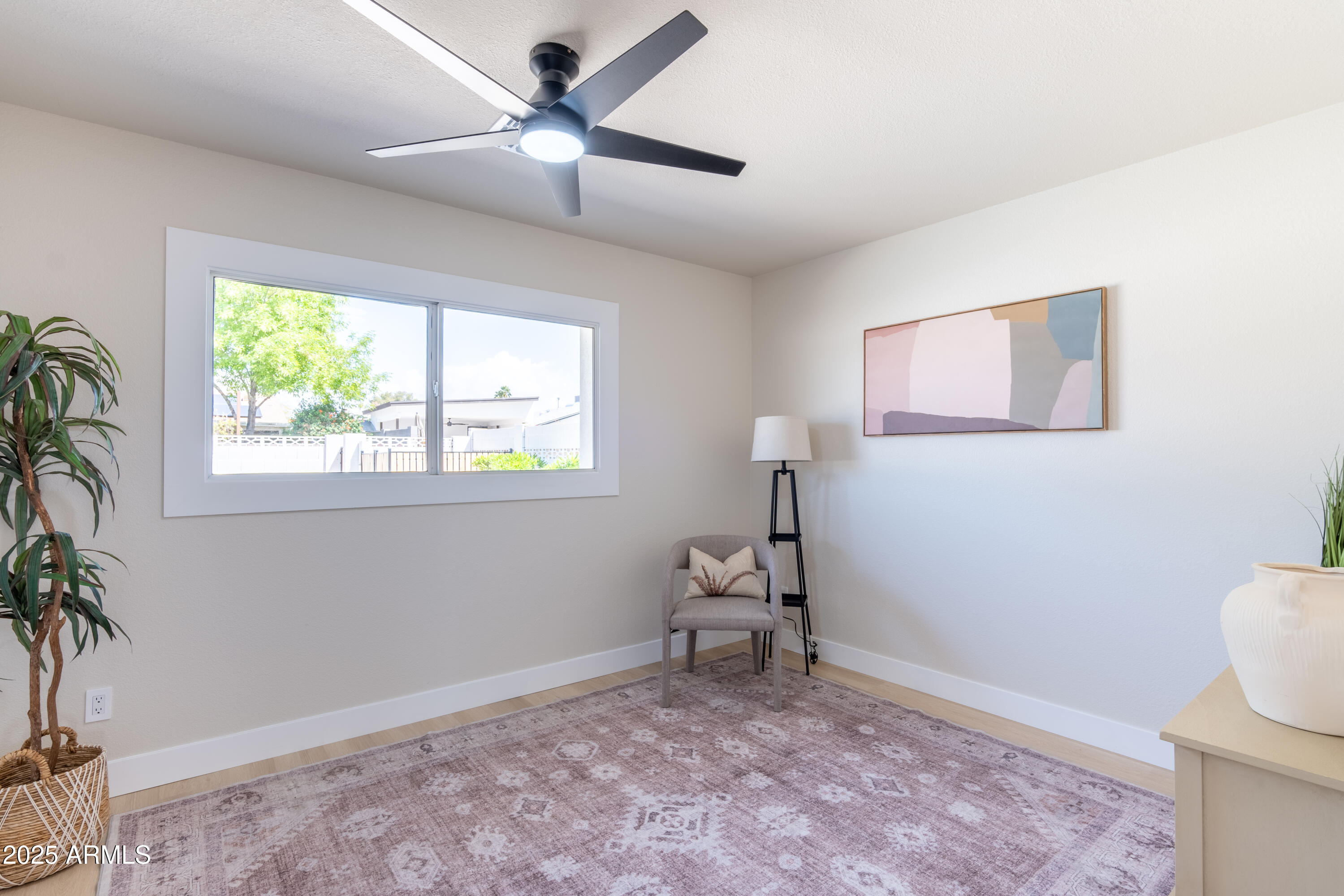 8602 E Whitton Avenue