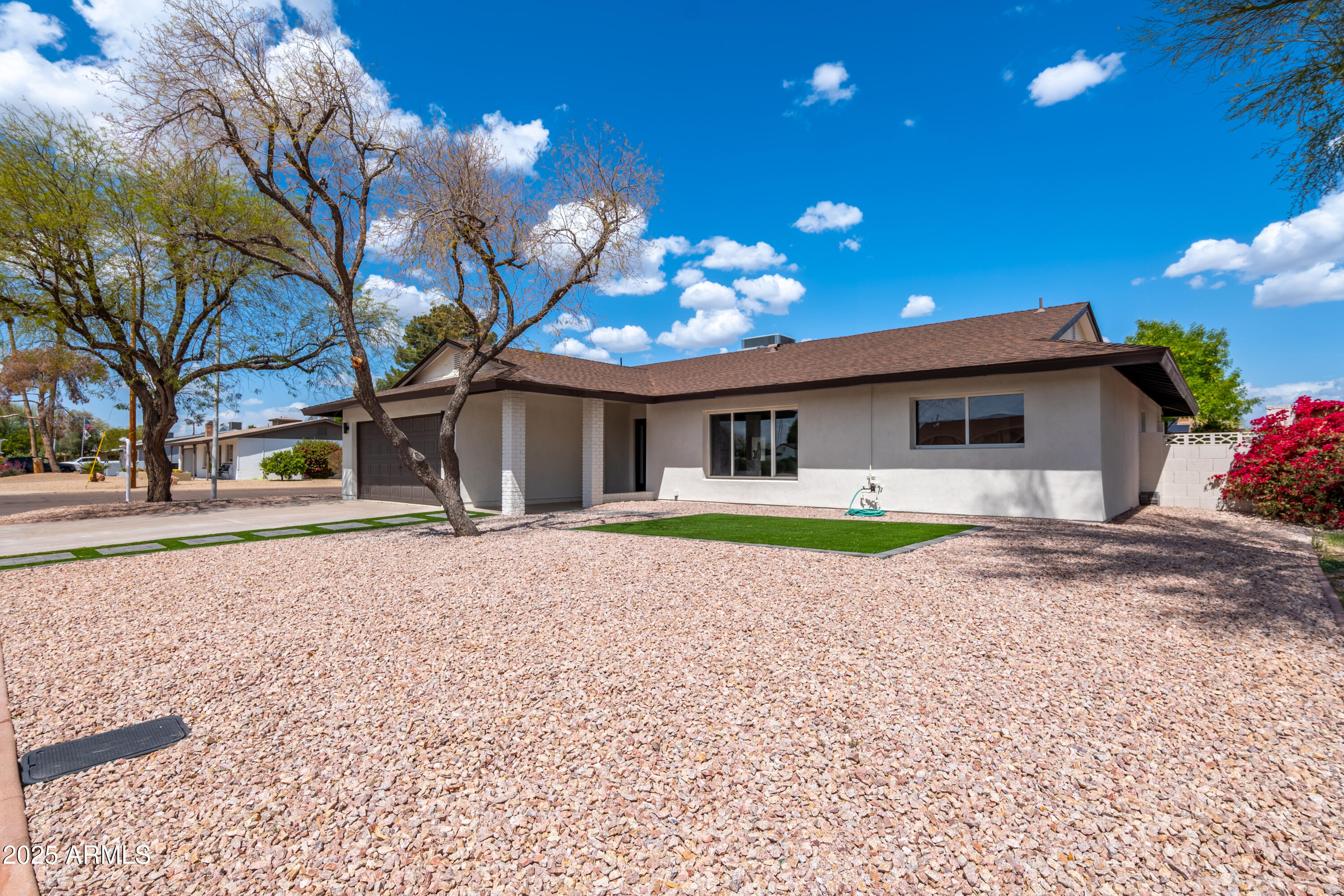 8602 E Whitton Avenue