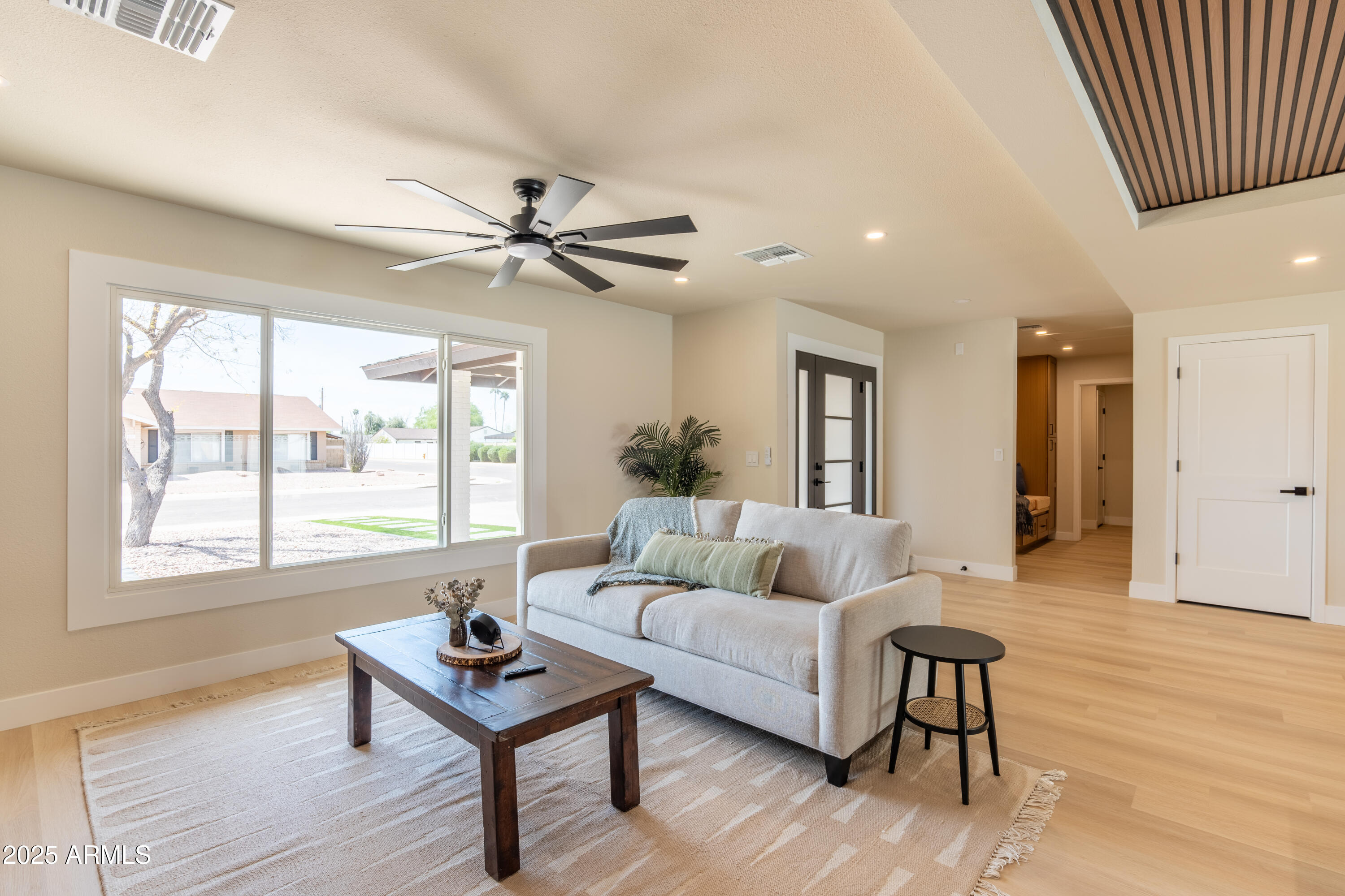 8602 E Whitton Avenue