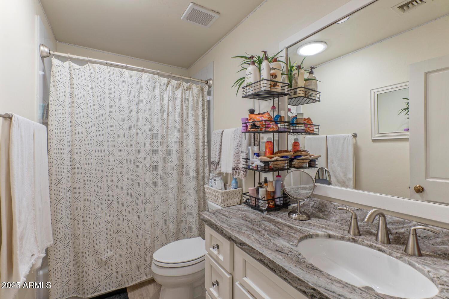 4617 E ELMWOOD Circle