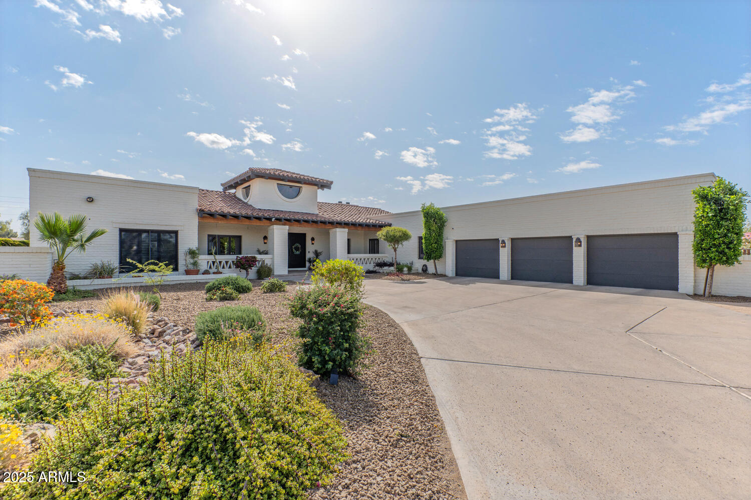 4617 E ELMWOOD Circle