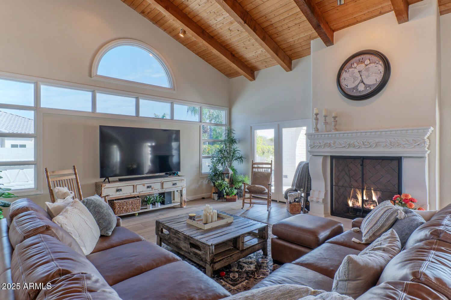 4617 E ELMWOOD Circle