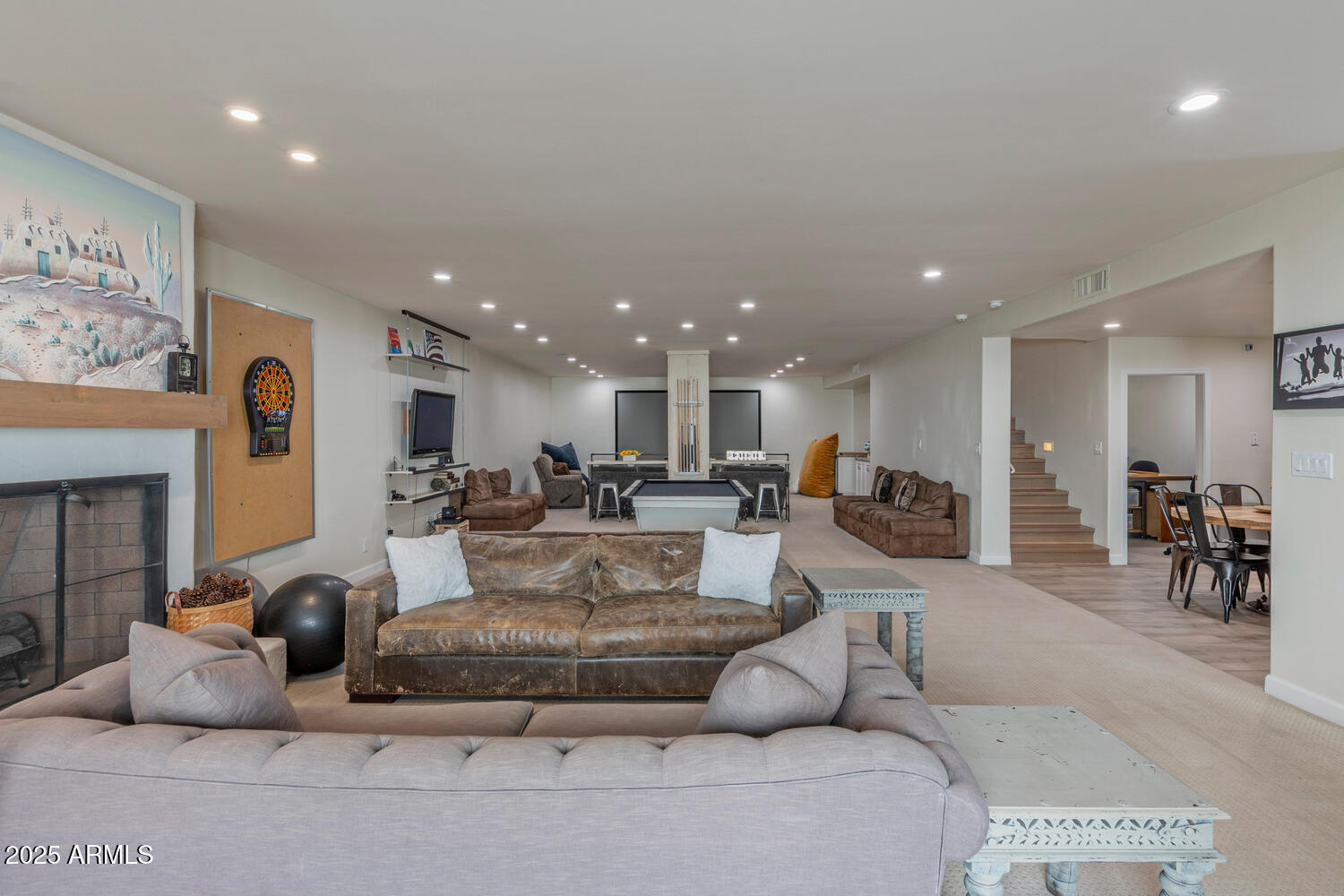 4617 E ELMWOOD Circle