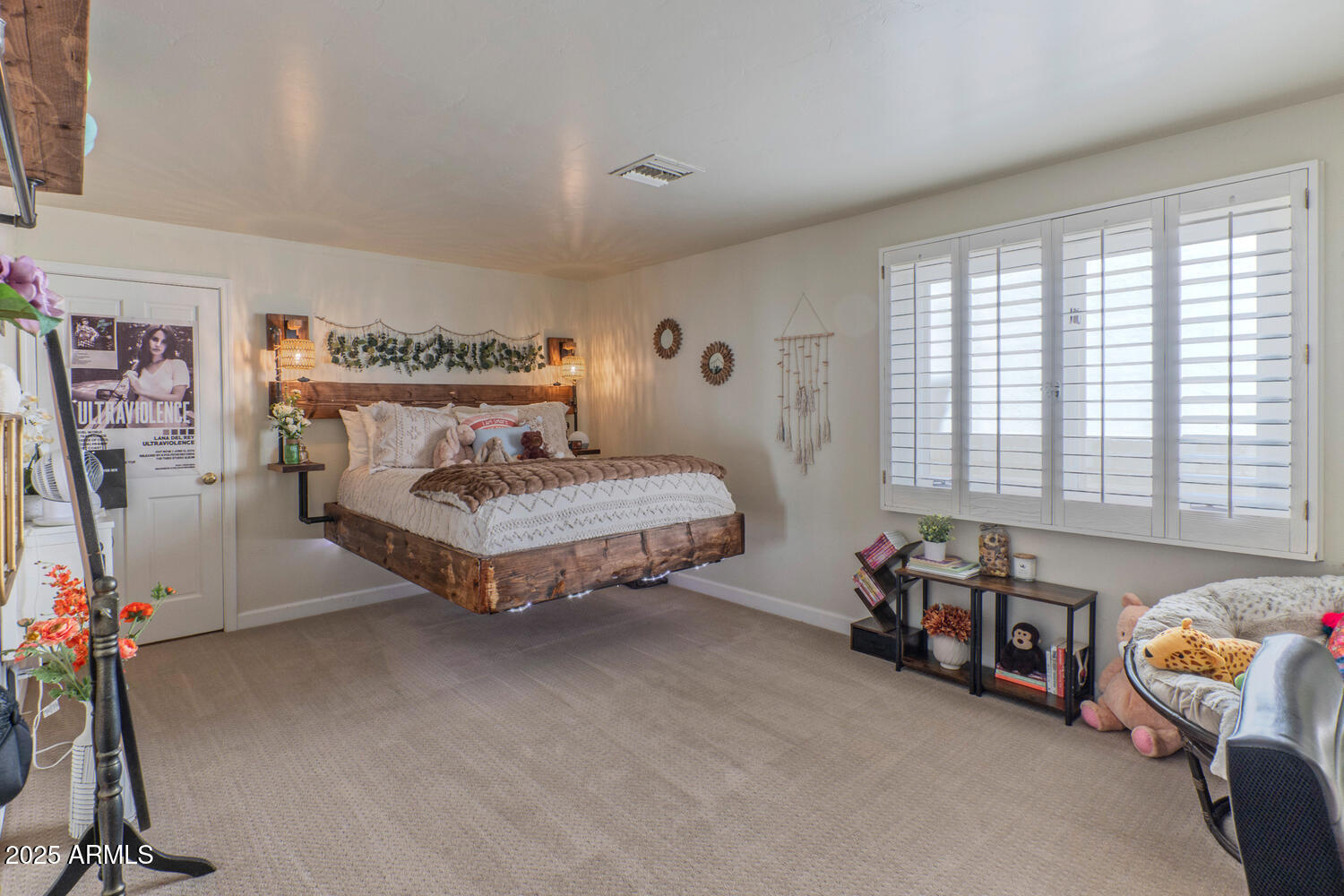 4617 E ELMWOOD Circle