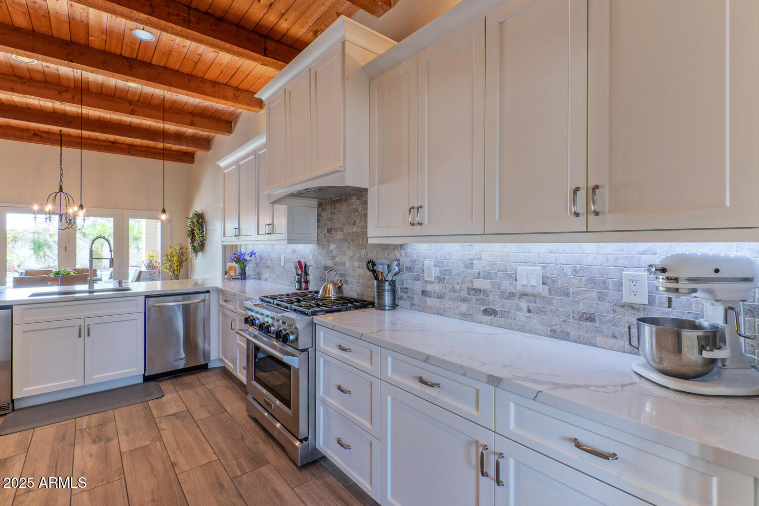 4617 E ELMWOOD Circle