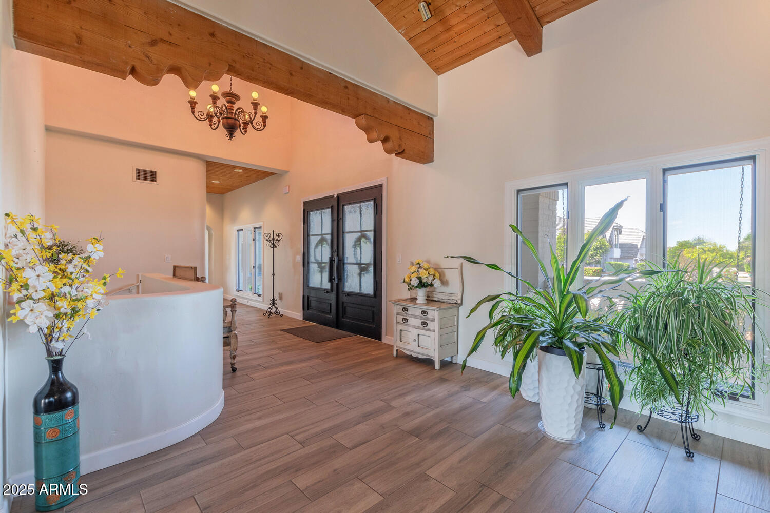 4617 E ELMWOOD Circle