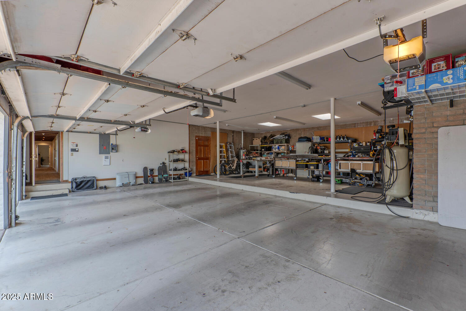 4617 E ELMWOOD Circle