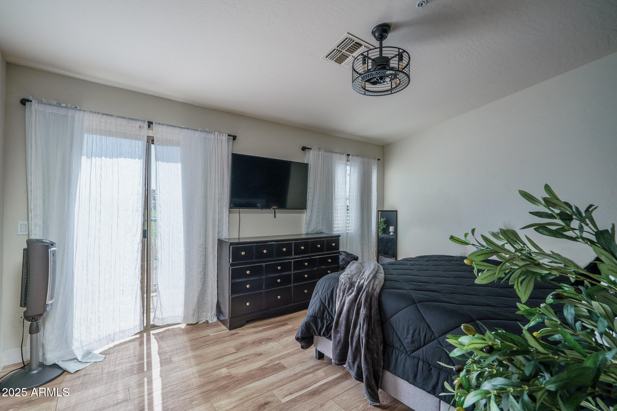 5415 E MCKELLIPS Road, 44