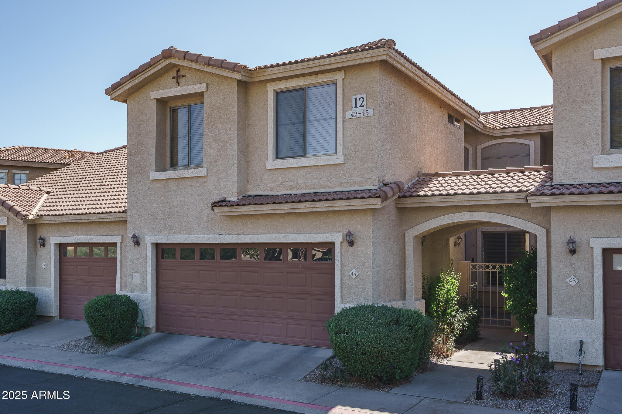 5415 E MCKELLIPS Road, 44