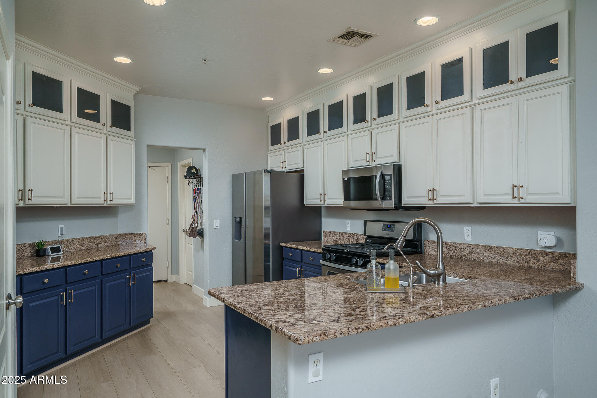 5415 E MCKELLIPS Road, 44