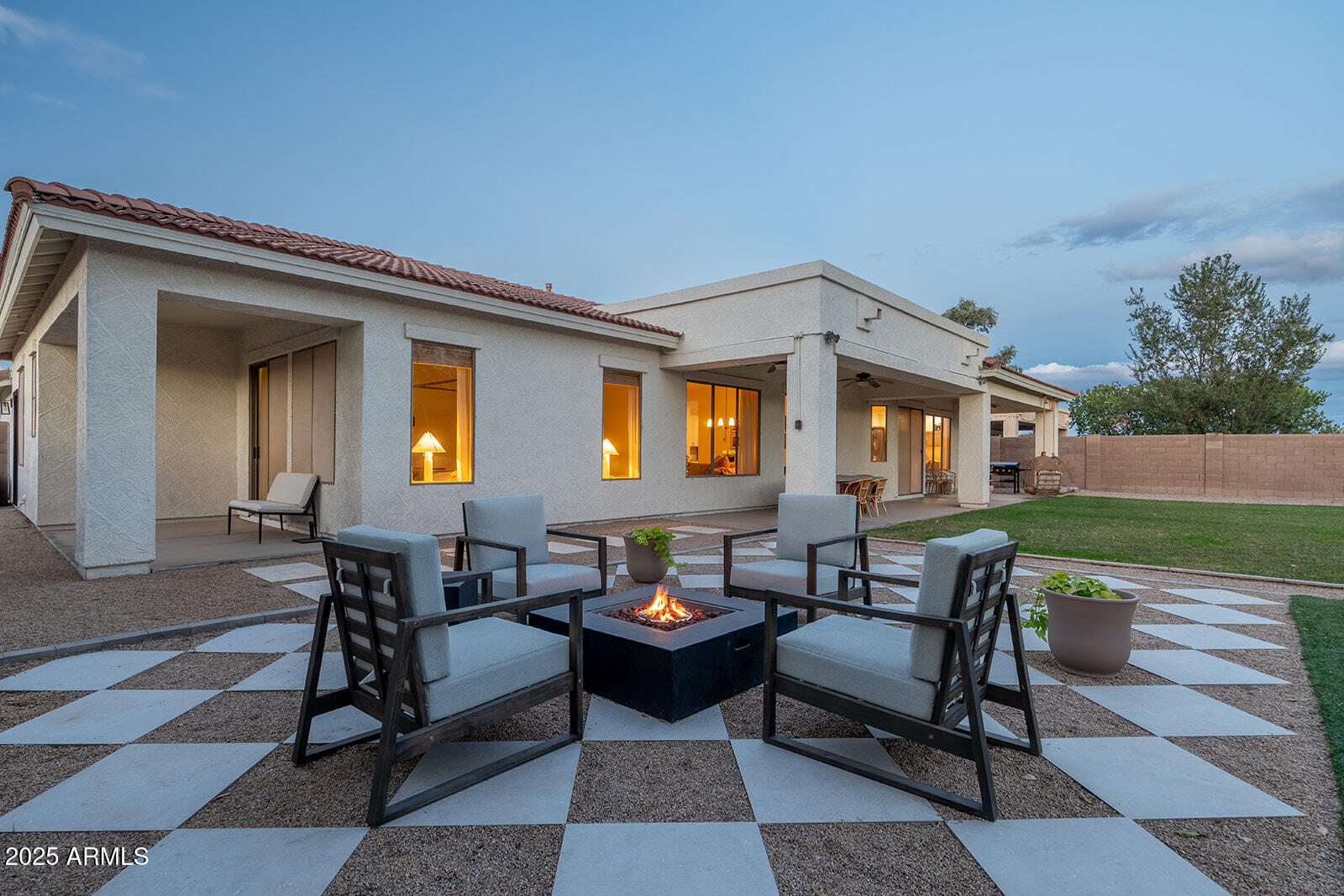 21125 E TWIN ACRES Drive