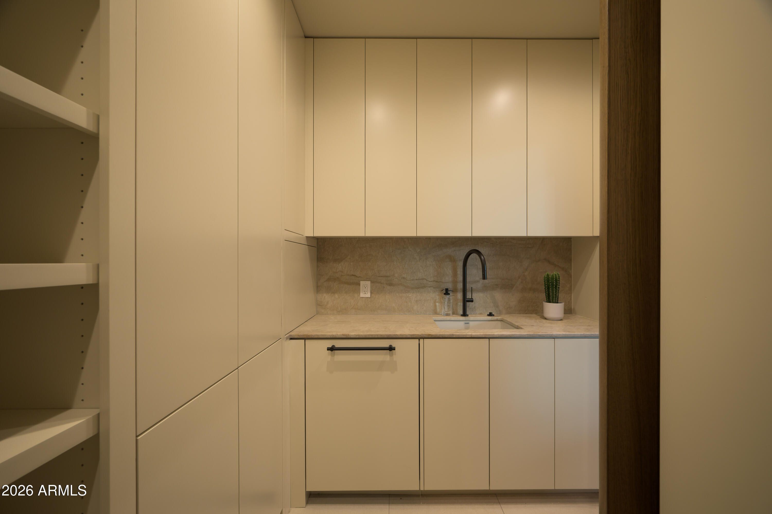 5287 N INVERGORDON Road