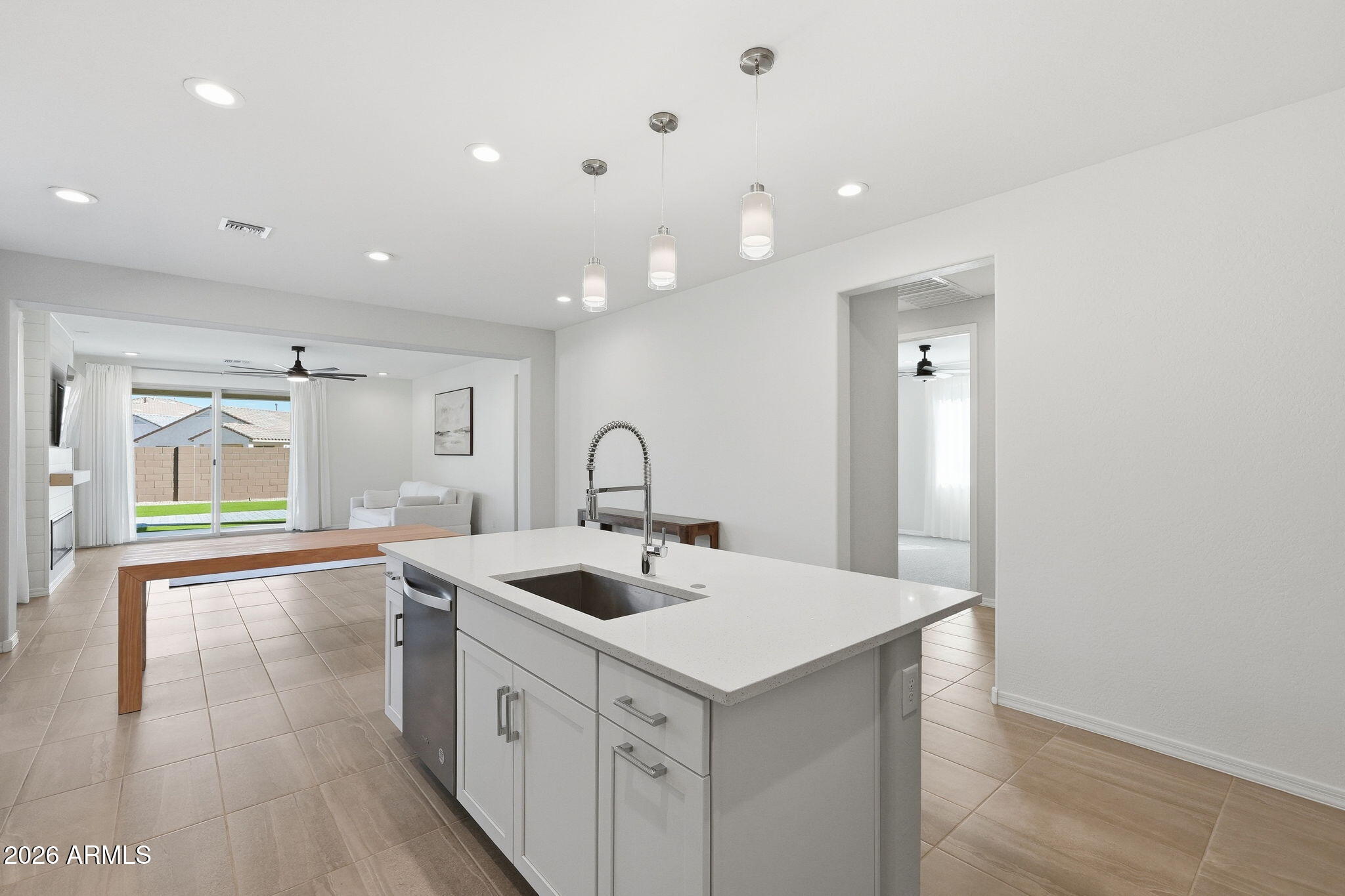 1536 W FLINTLOCK Drive