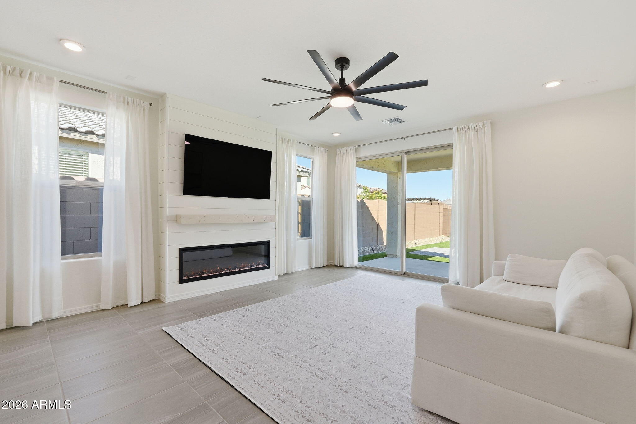 1536 W FLINTLOCK Drive