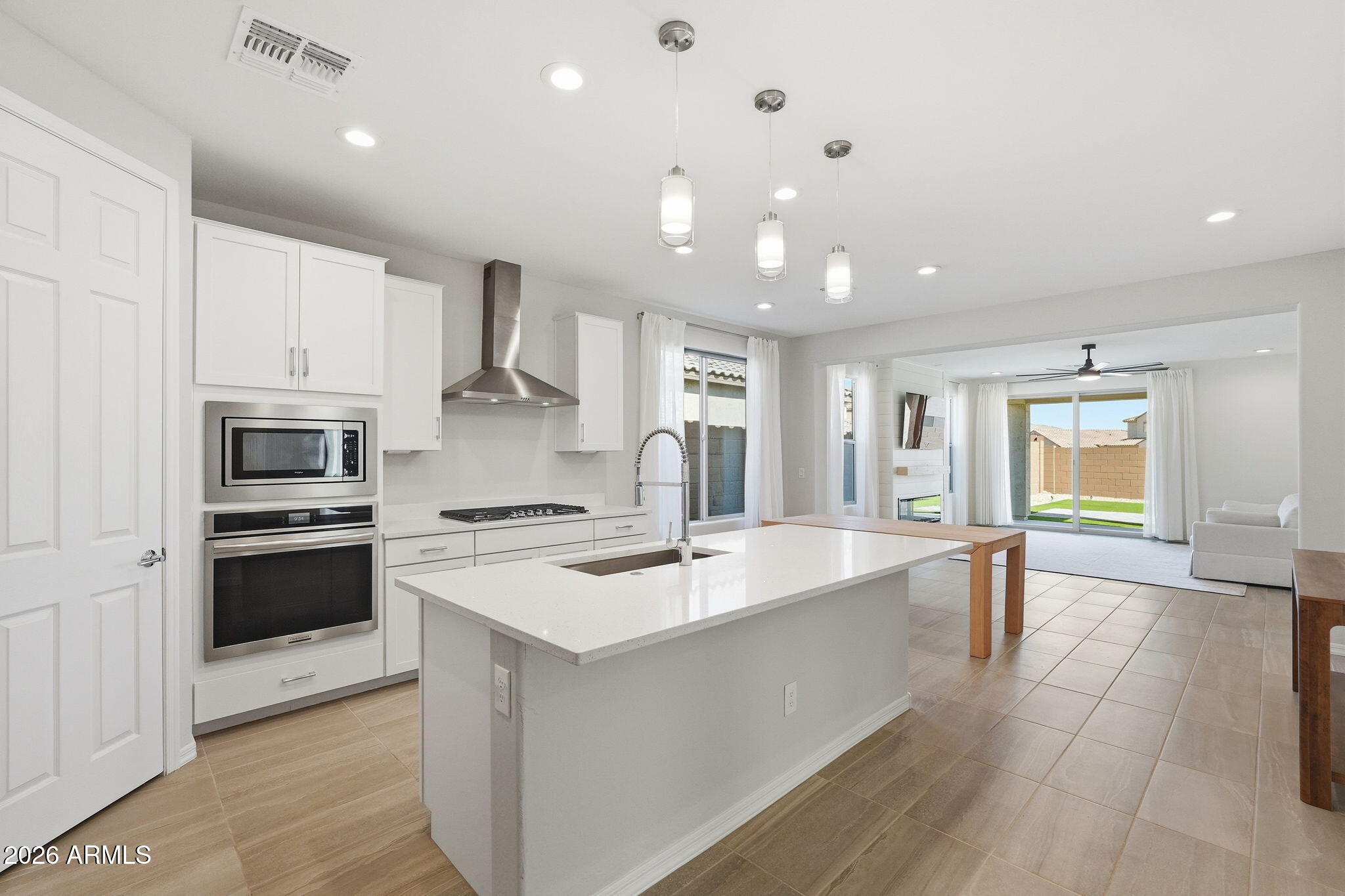 1536 W FLINTLOCK Drive