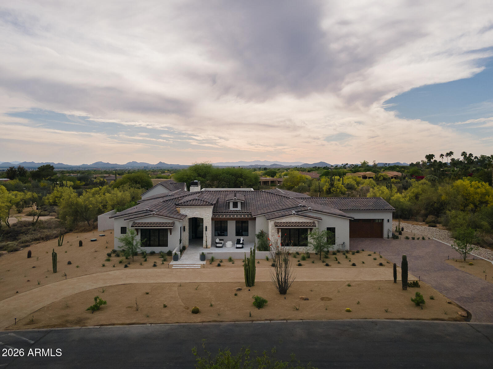 22012 N LOS CABALLOS Drive