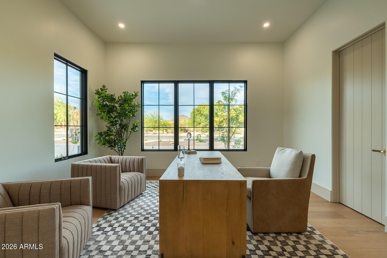 22012 N LOS CABALLOS Drive