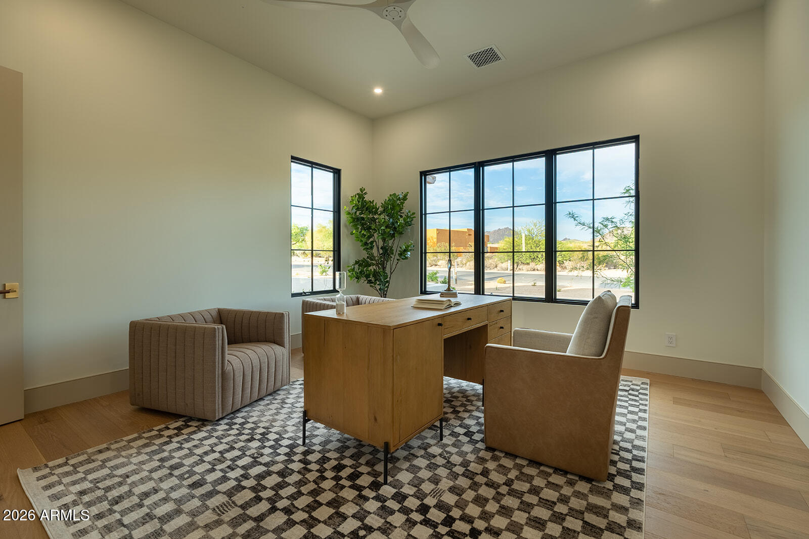 22012 N LOS CABALLOS Drive